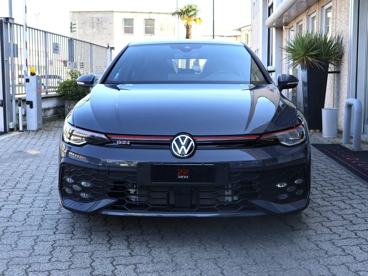 Volkswagen Golf GTI 2.0 TSI 265 CV DSG Gris - 2