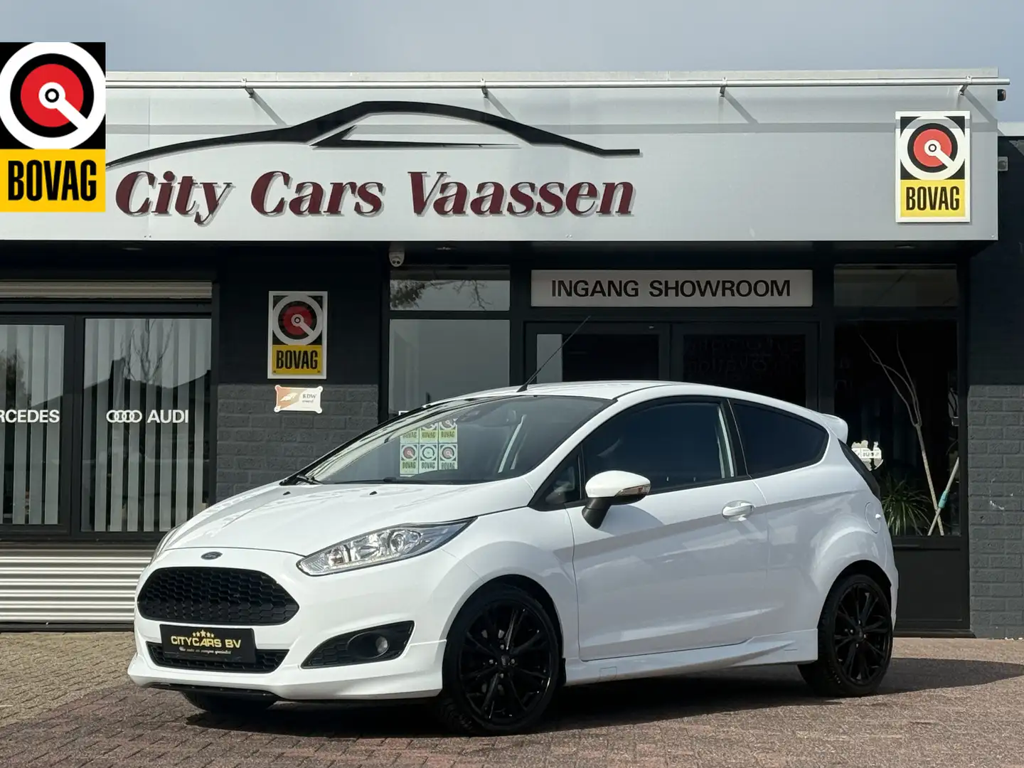 Ford Fiesta 1.0 EcoBoost Sport 126 pk navigatie camera climate Weiß - 1