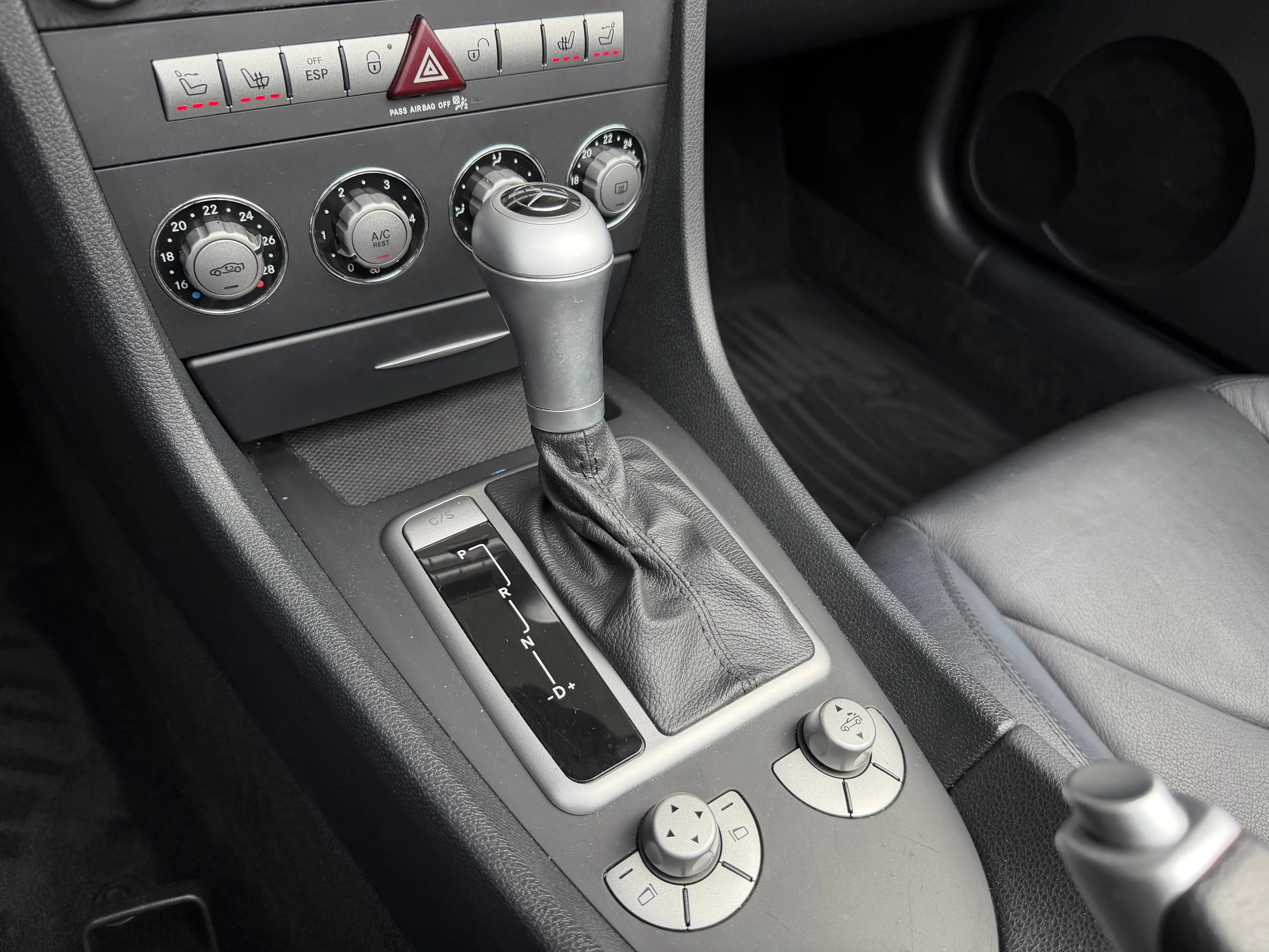 Mercedes-Benz SLK 200 SLK 200 Kompressor CLIM CUIR GPS AUTOMATIC GAR 12MOIS — photo 12