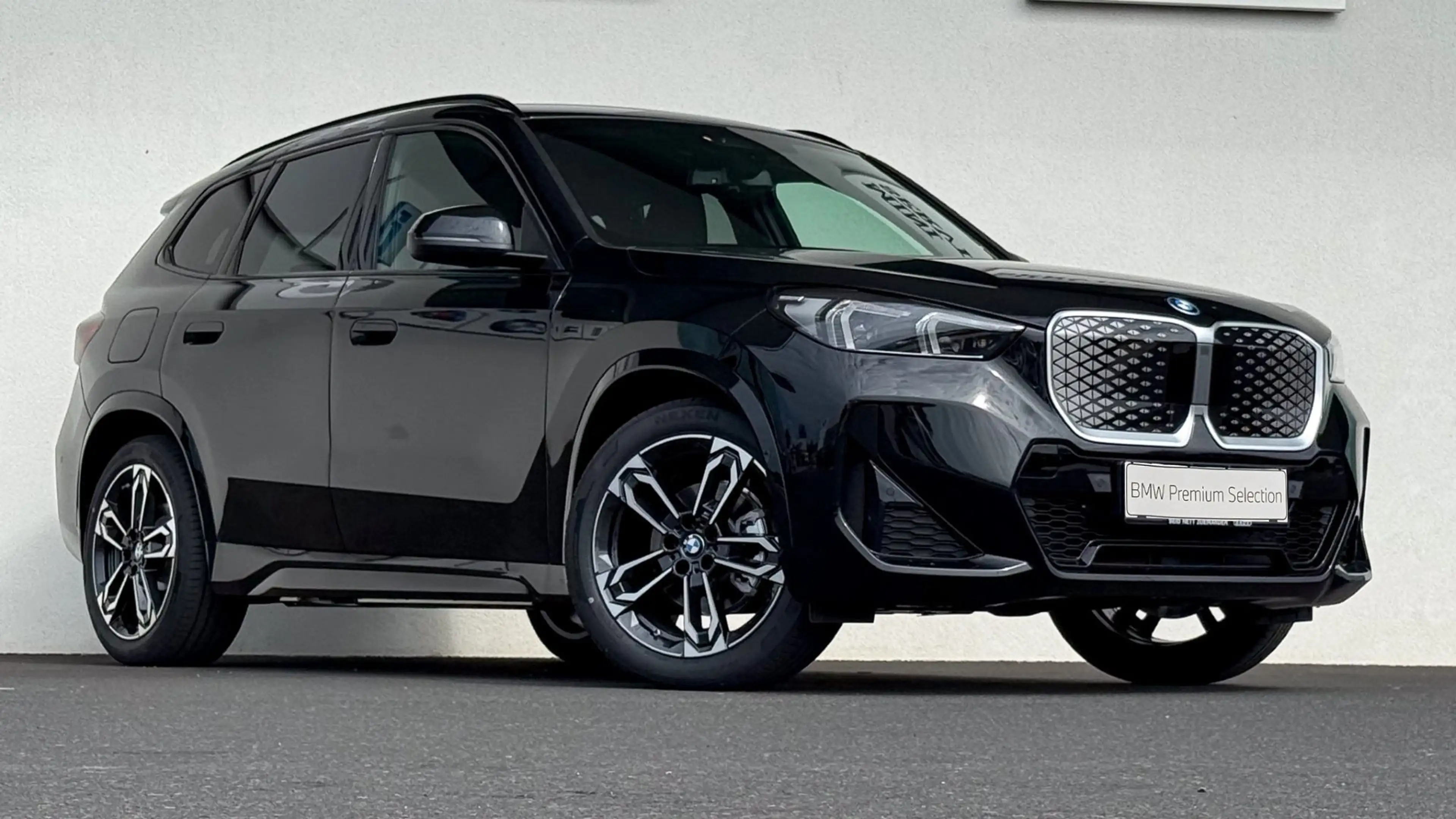 BMW iX1 eDrive20 M-Sportpaket — photo 3