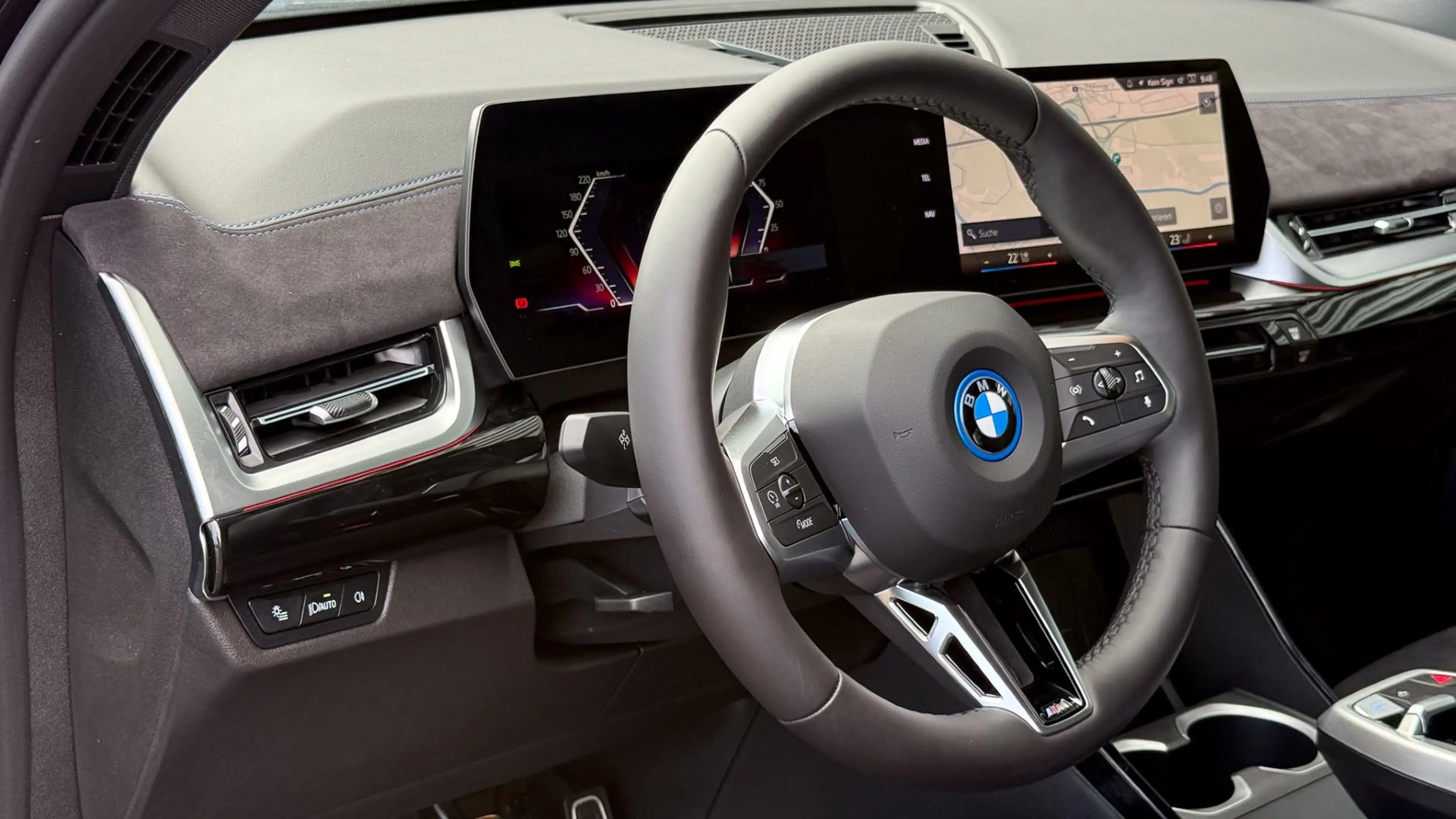 BMW iX1 eDrive20 M-Sportpaket — photo 9