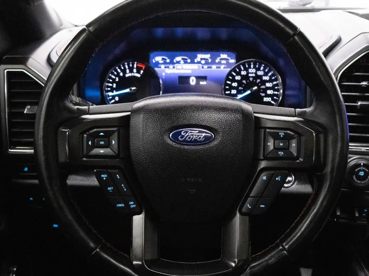 Ford Expedition снимка Ford Expedition