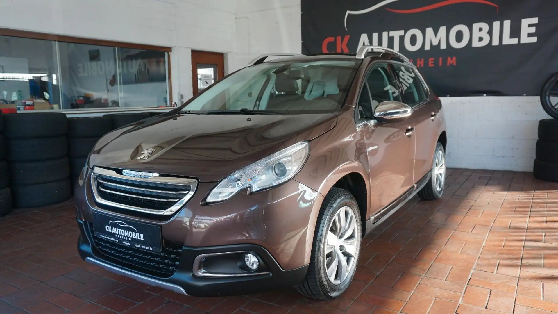 Peugeot 2008 Allure PDC*SHZ*T-LEDER*NAVI*TOP!!! Brun - 2