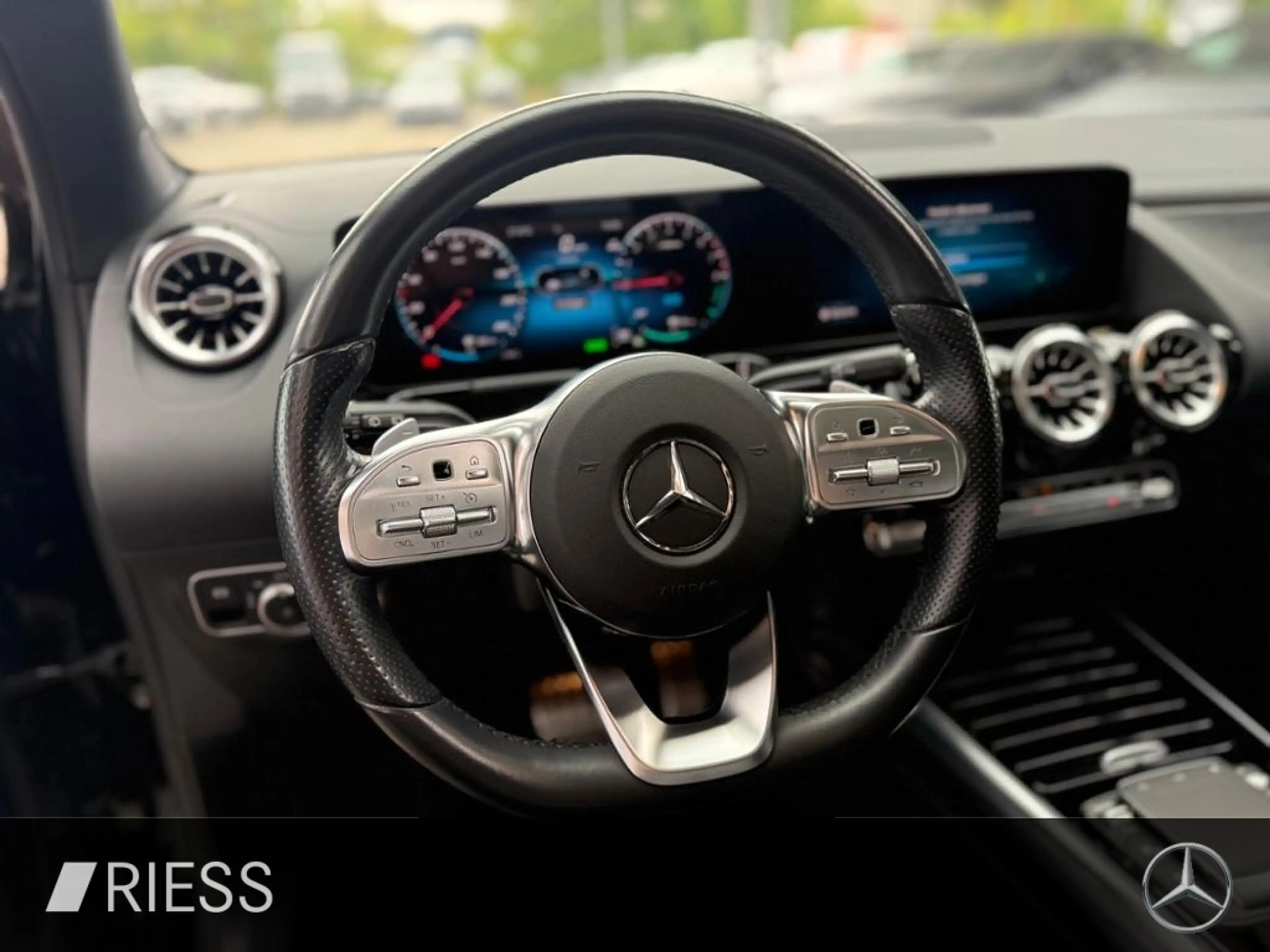 Mercedes-Benz GLA 250 e AHK AUT Fernlichtass. Kam. KeyLess LED — photo 13
