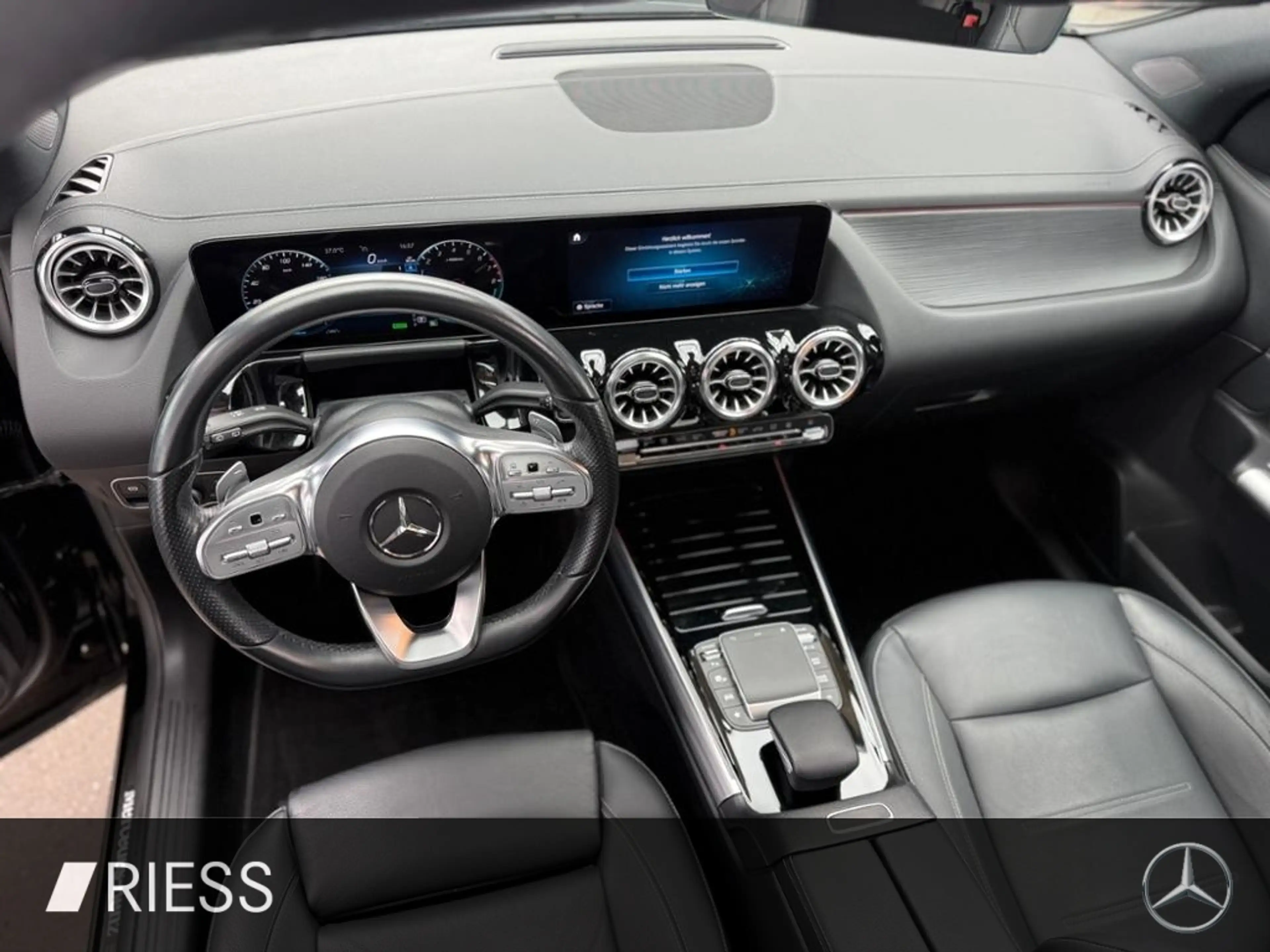 Mercedes-Benz GLA 250 e AHK AUT Fernlichtass. Kam. KeyLess LED — photo 15