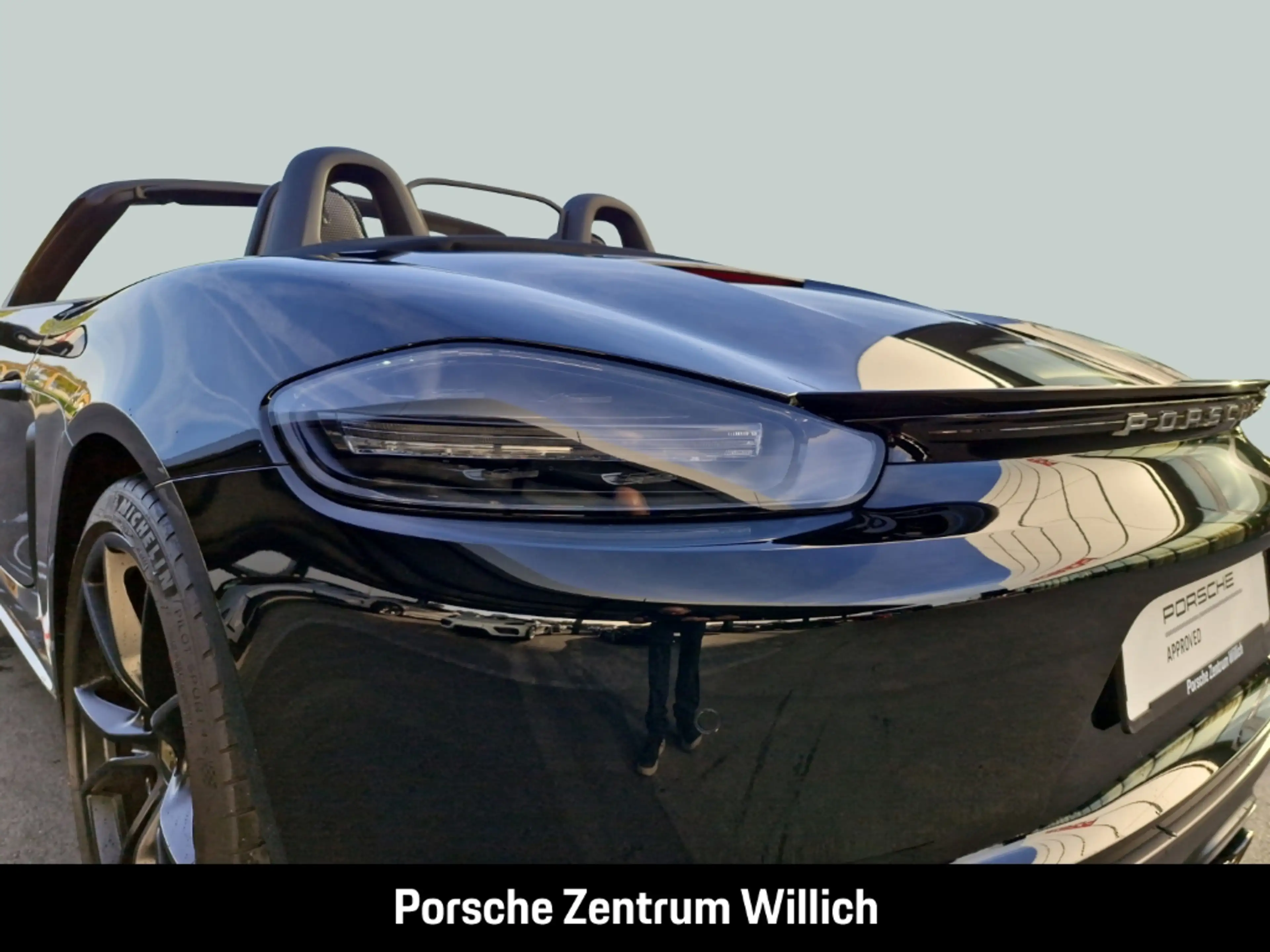 Porsche Boxster 718 S — photo 10