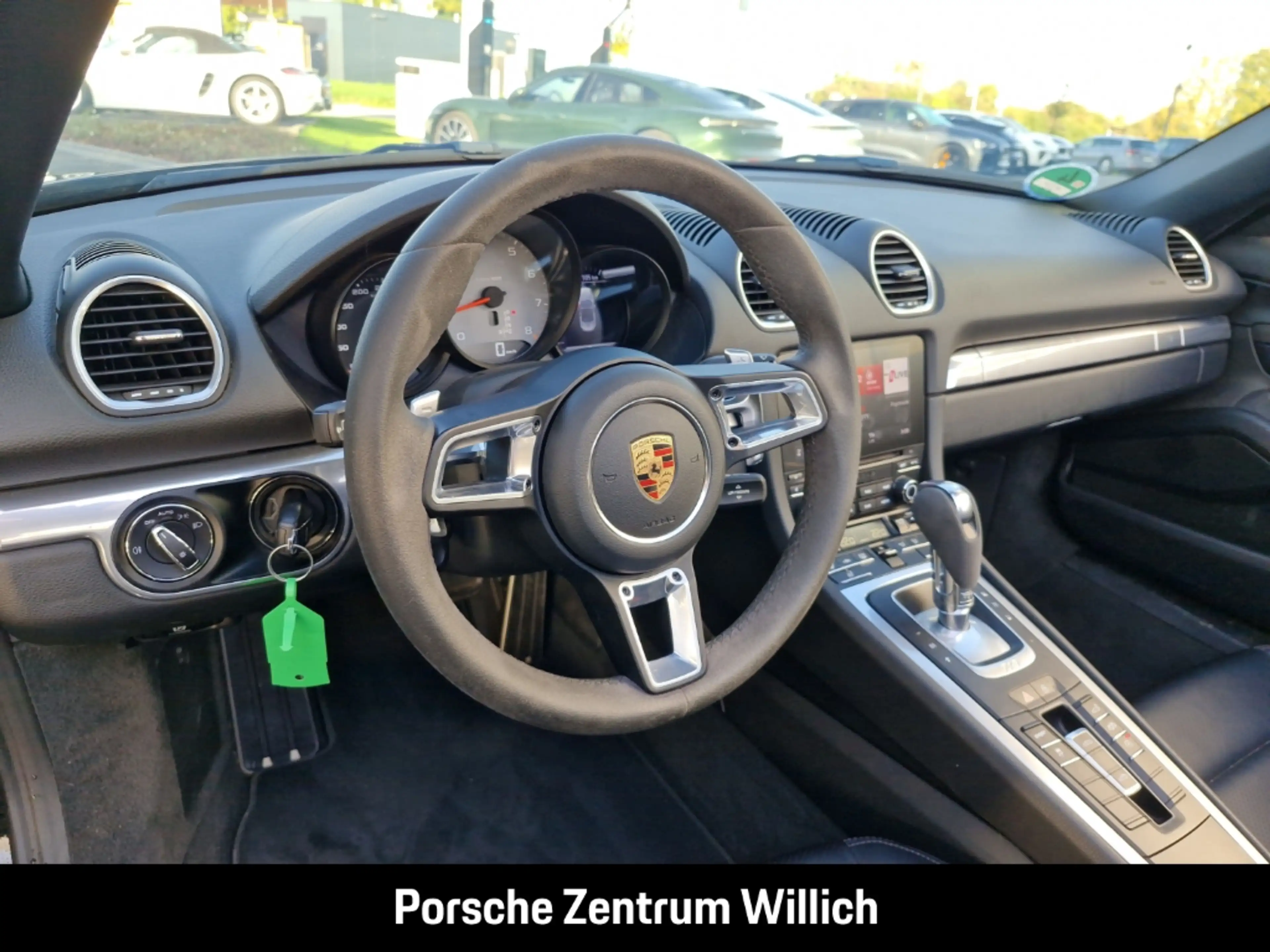 Porsche Boxster 718 S — photo 13