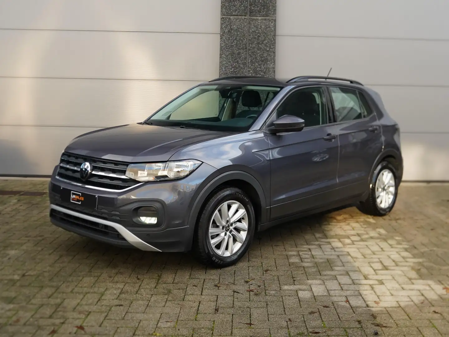 Volkswagen T-Cross MY2023 *CAMERA / ZETELVERWARMING /ADAPTIVE CRUISE* Gris - 2