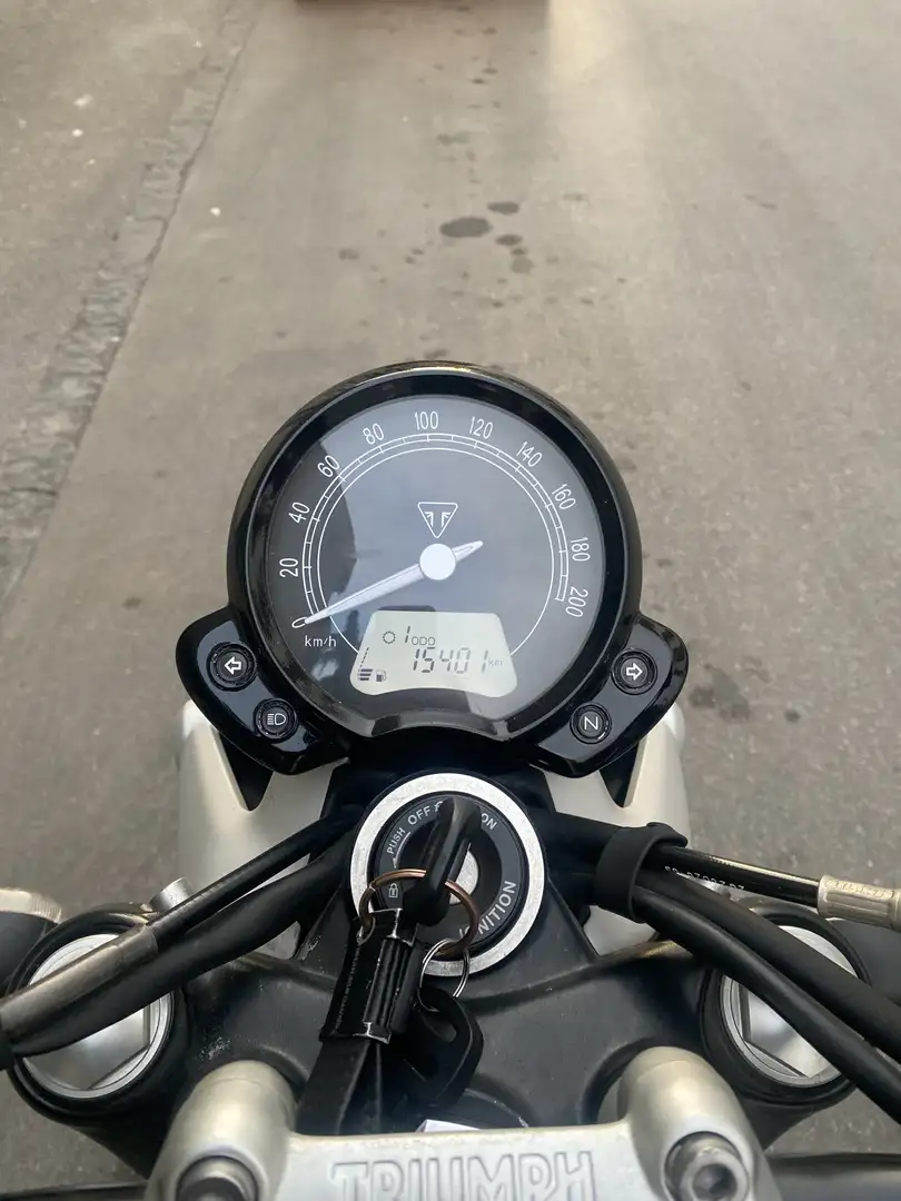 Triumph Street Twin - 2