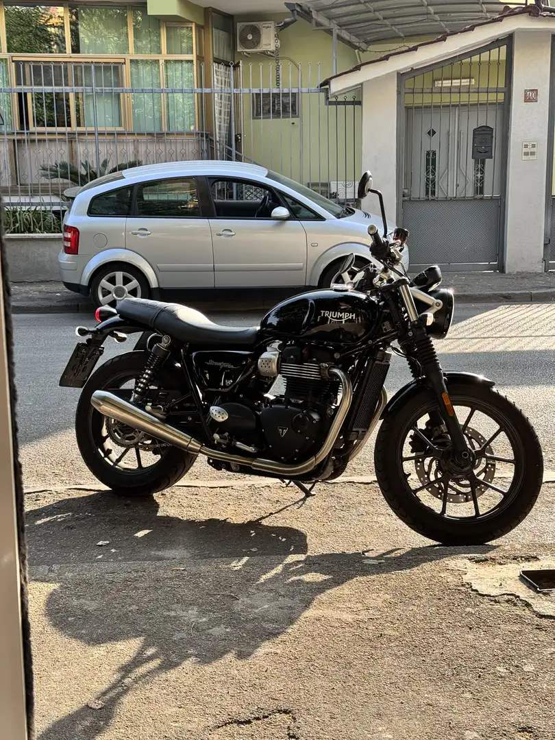 Triumph Street Twin - 1
