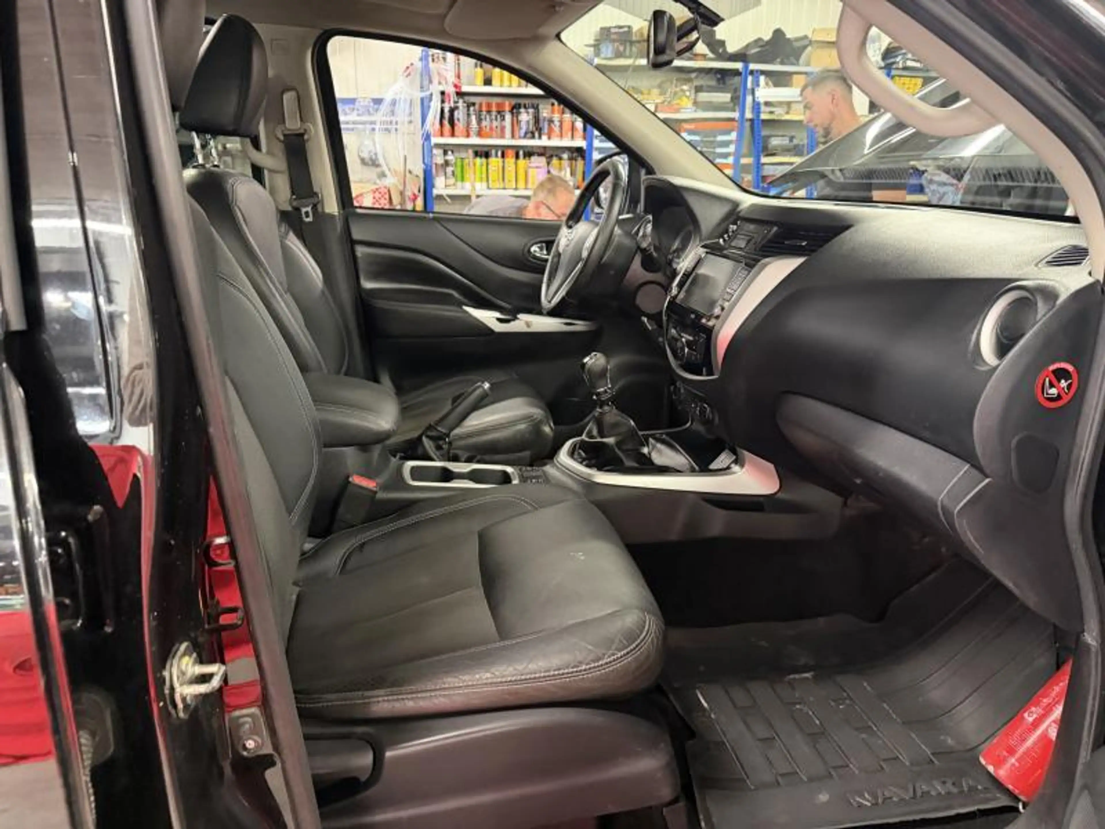 Nissan Navara N-Guard 2.3 DIESEL — photo 11