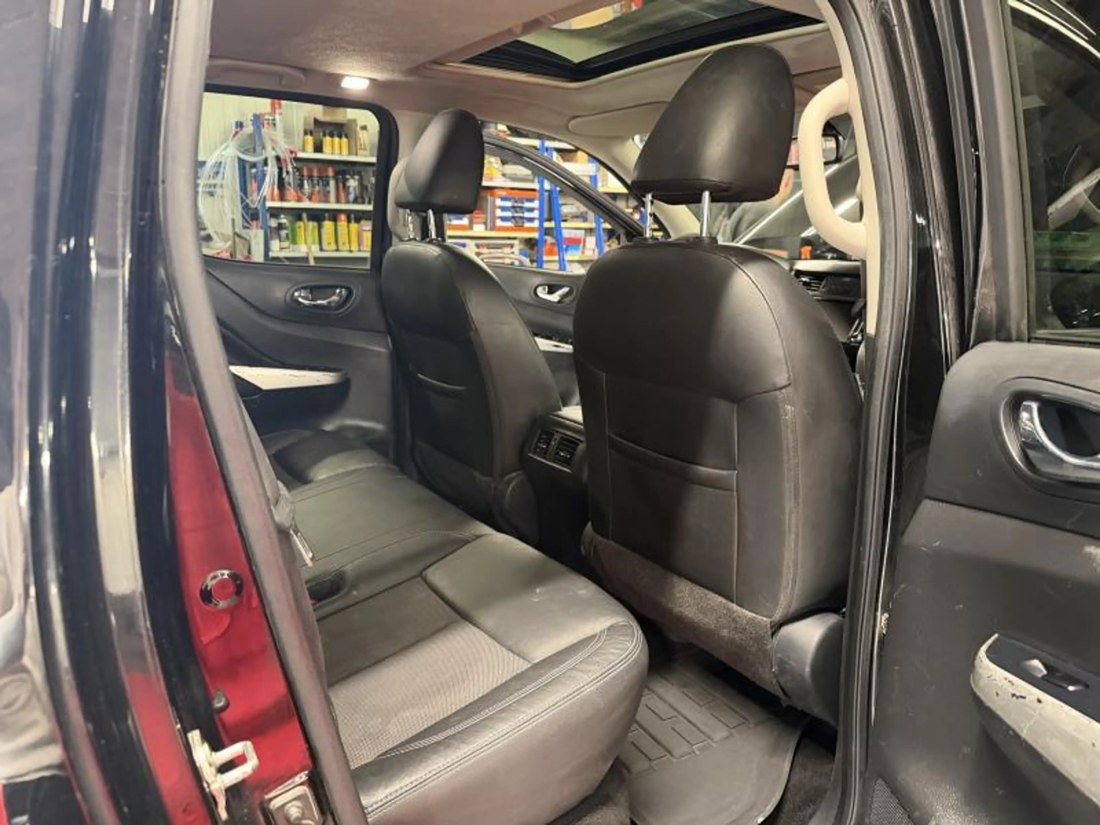 Nissan Navara N-Guard 2.3 DIESEL — photo 12
