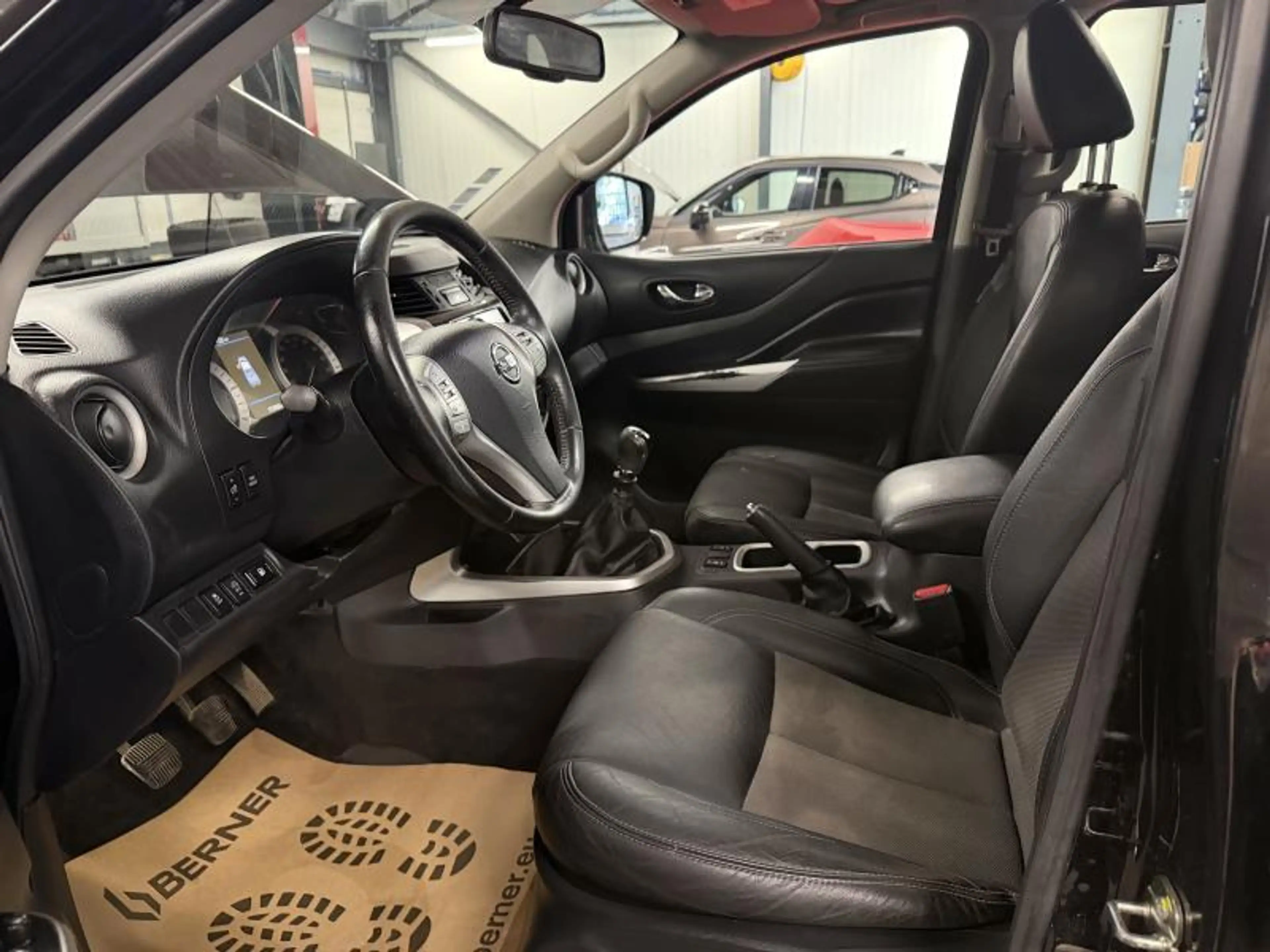 Nissan Navara N-Guard 2.3 DIESEL — photo 8