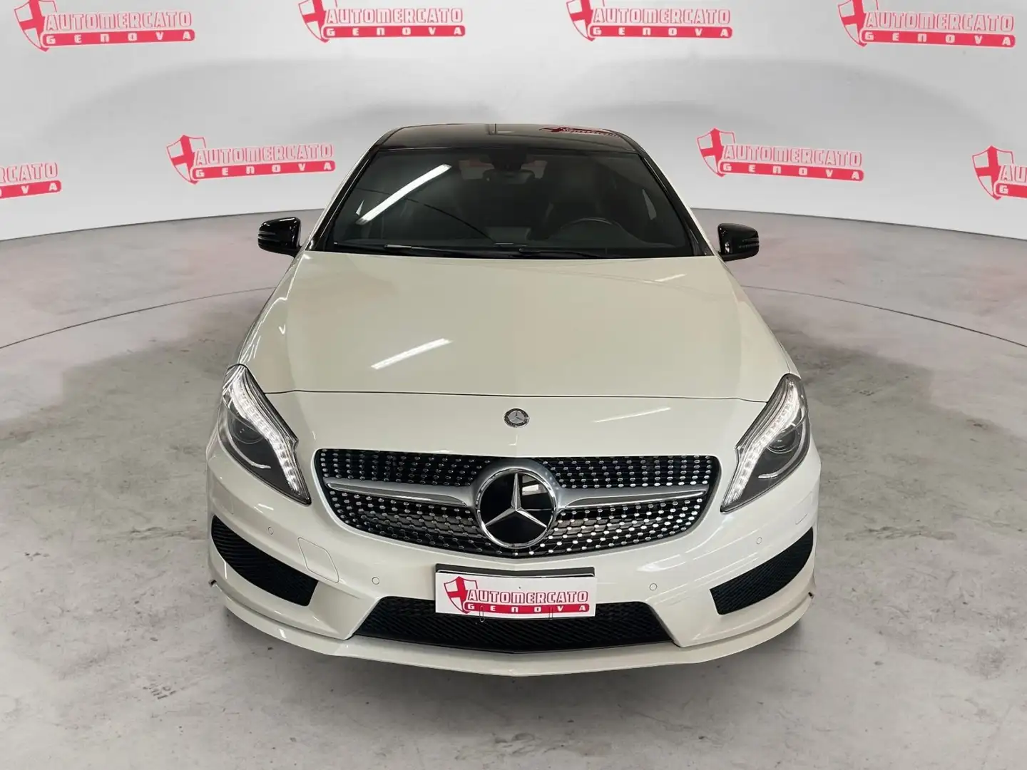 Mercedes-Benz A 180 A 180 CDI Automatic Premium AMG Wit - 2