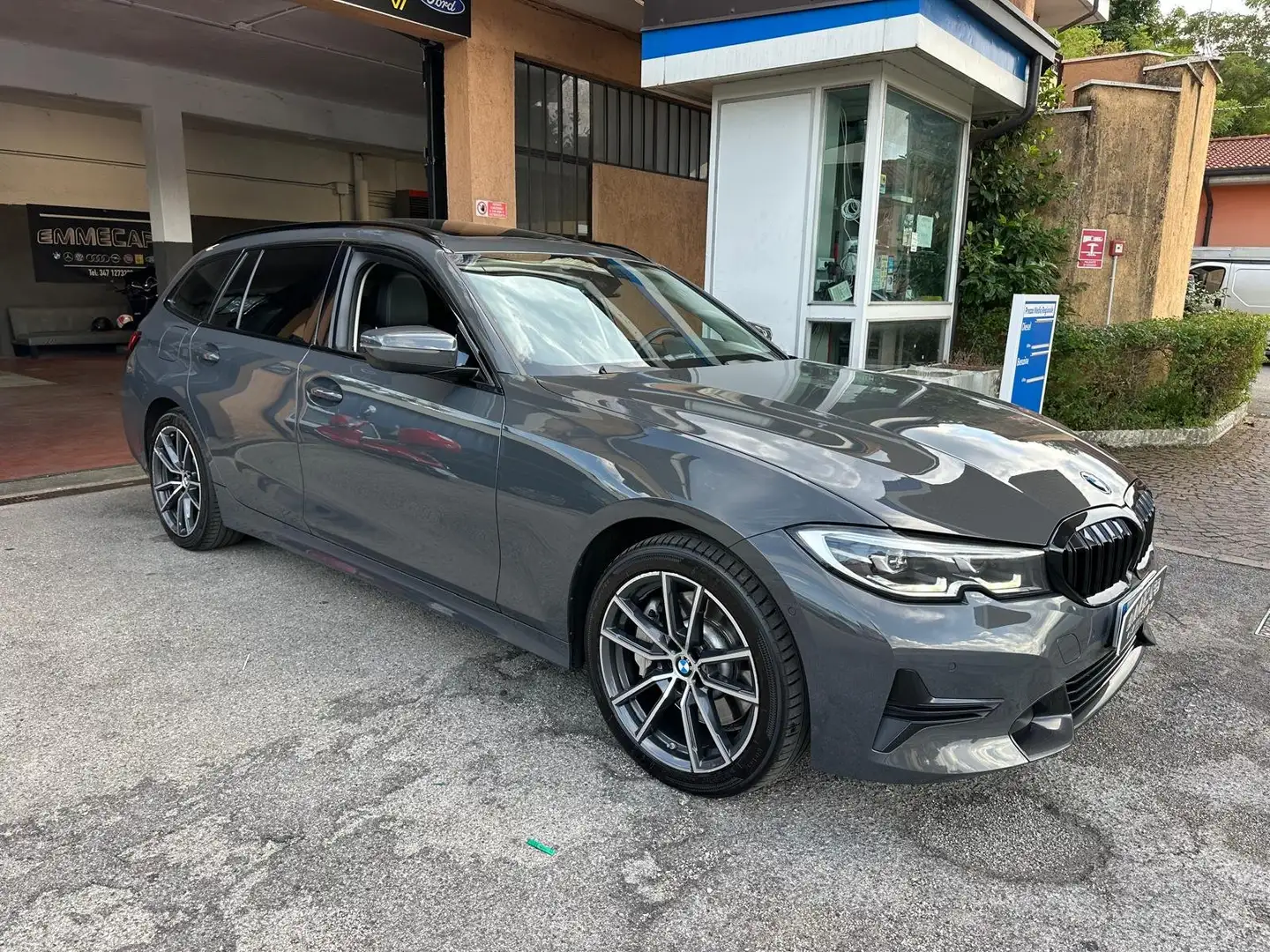 BMW 330 Serie 3 G21  330d Touring mhev 48V xdrive Sport Grigio - 1