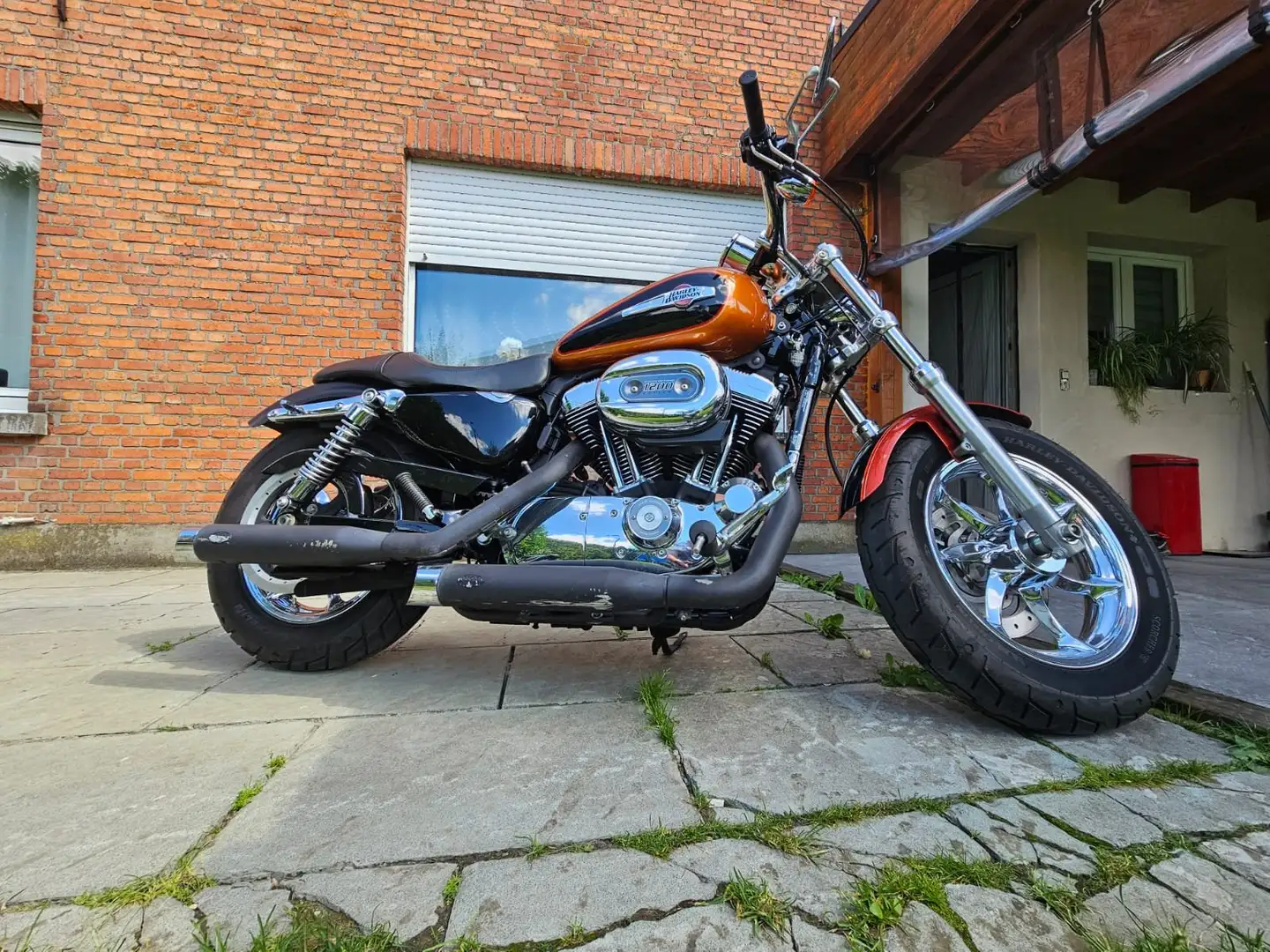 Harley-Davidson 1200 Custom Oranje - 1