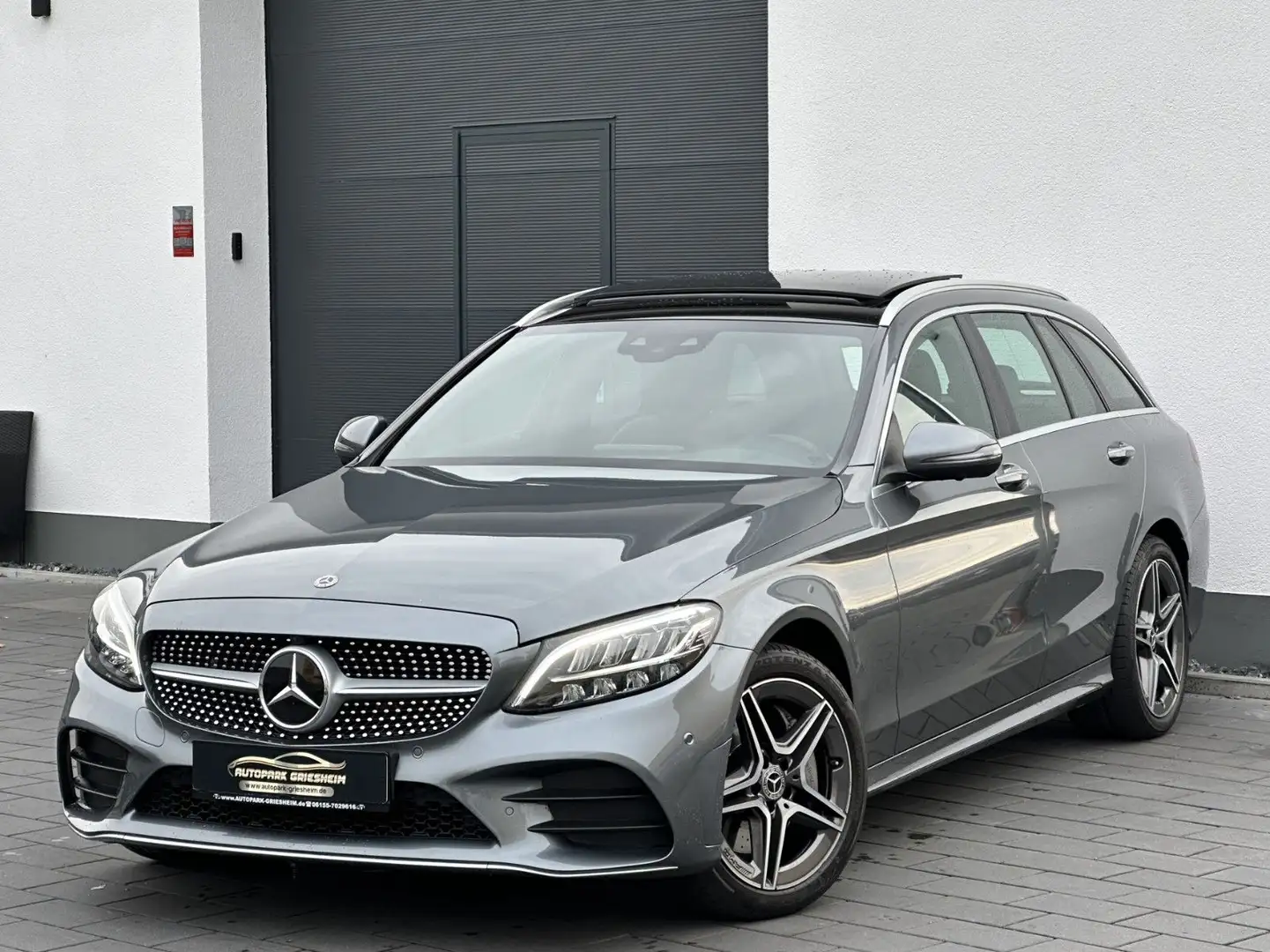 Mercedes-Benz C 400 T 4Matic*9G*AMG*PANO*360°MEMORY*ACC+KeyGO Grau - 1