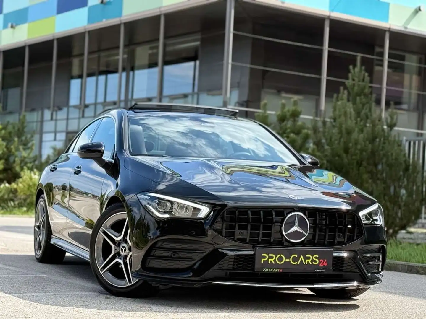 Mercedes-Benz AMG-Line // Pano // GARANTIE Schwarz - 1