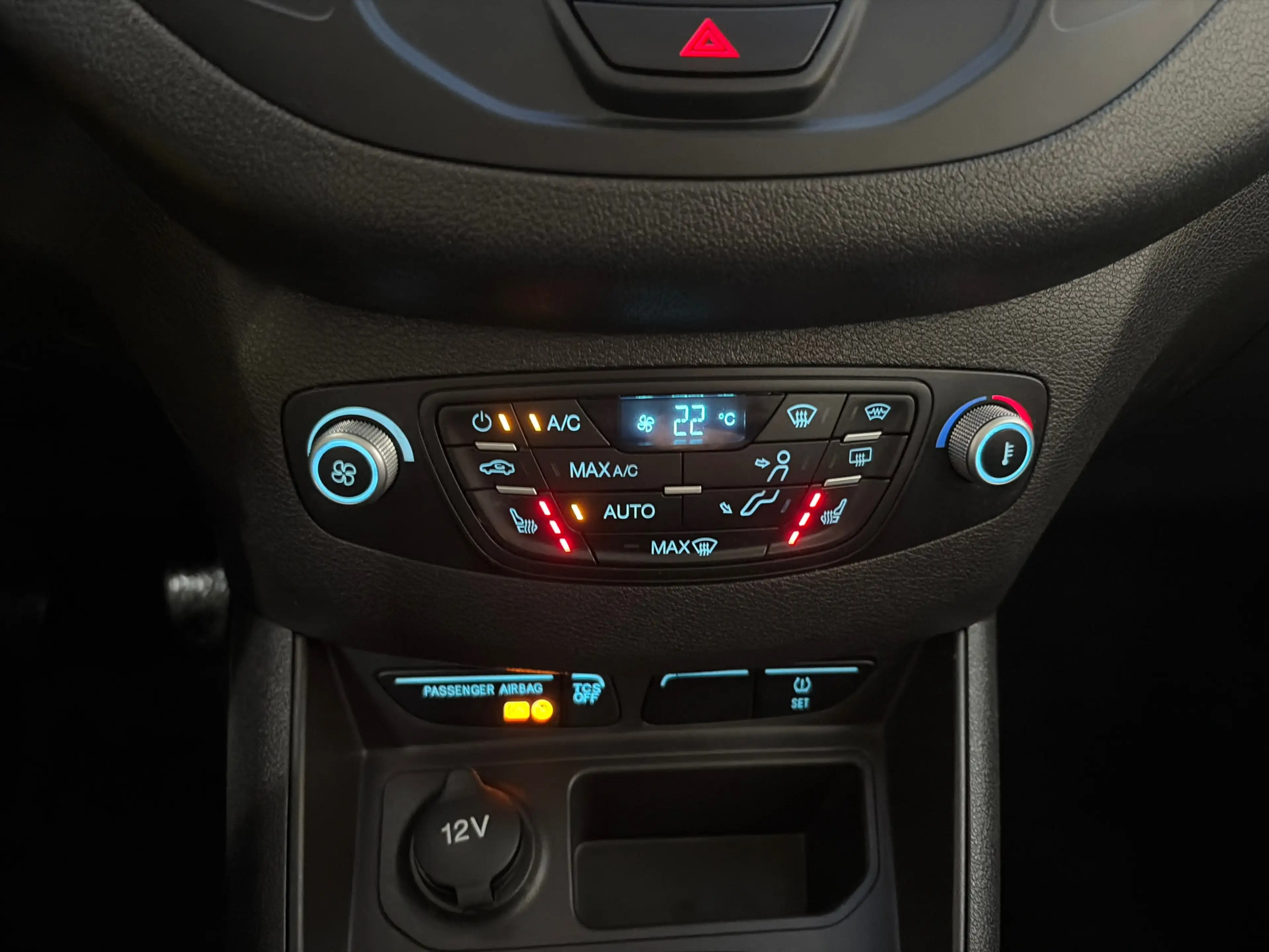 Ford Tourneo Courier 1.0 Titanium/ Nieuwe motor en koppeling. hele mooi — photo 4