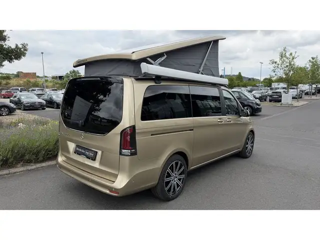 Mercedes-Benz V 300 view 5