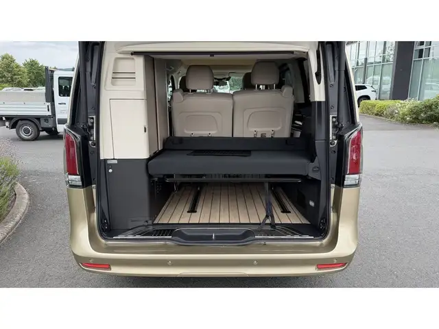 Mercedes-Benz V 300 view 13