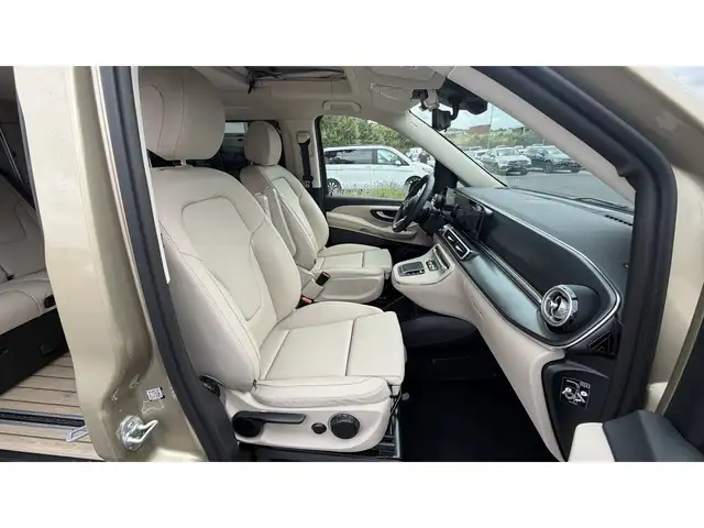Mercedes-Benz V 300 view 15
