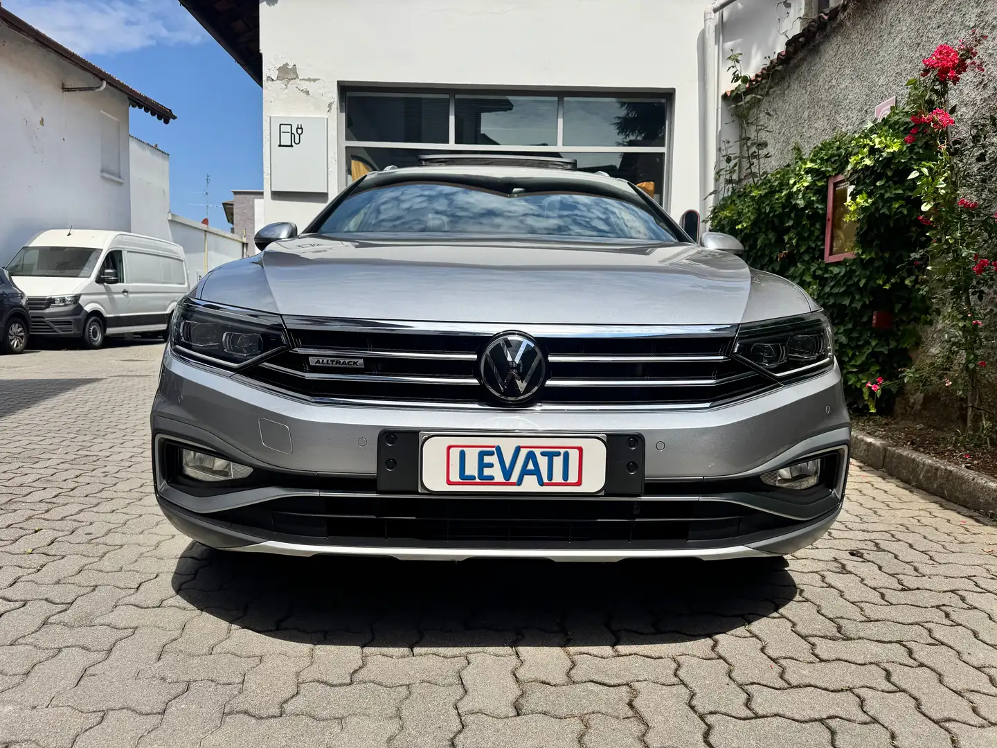 Volkswagen Passat Alltrack 2.0tdi 4motion 200cv dsg TETTO PANORAMICO Plateado - 2