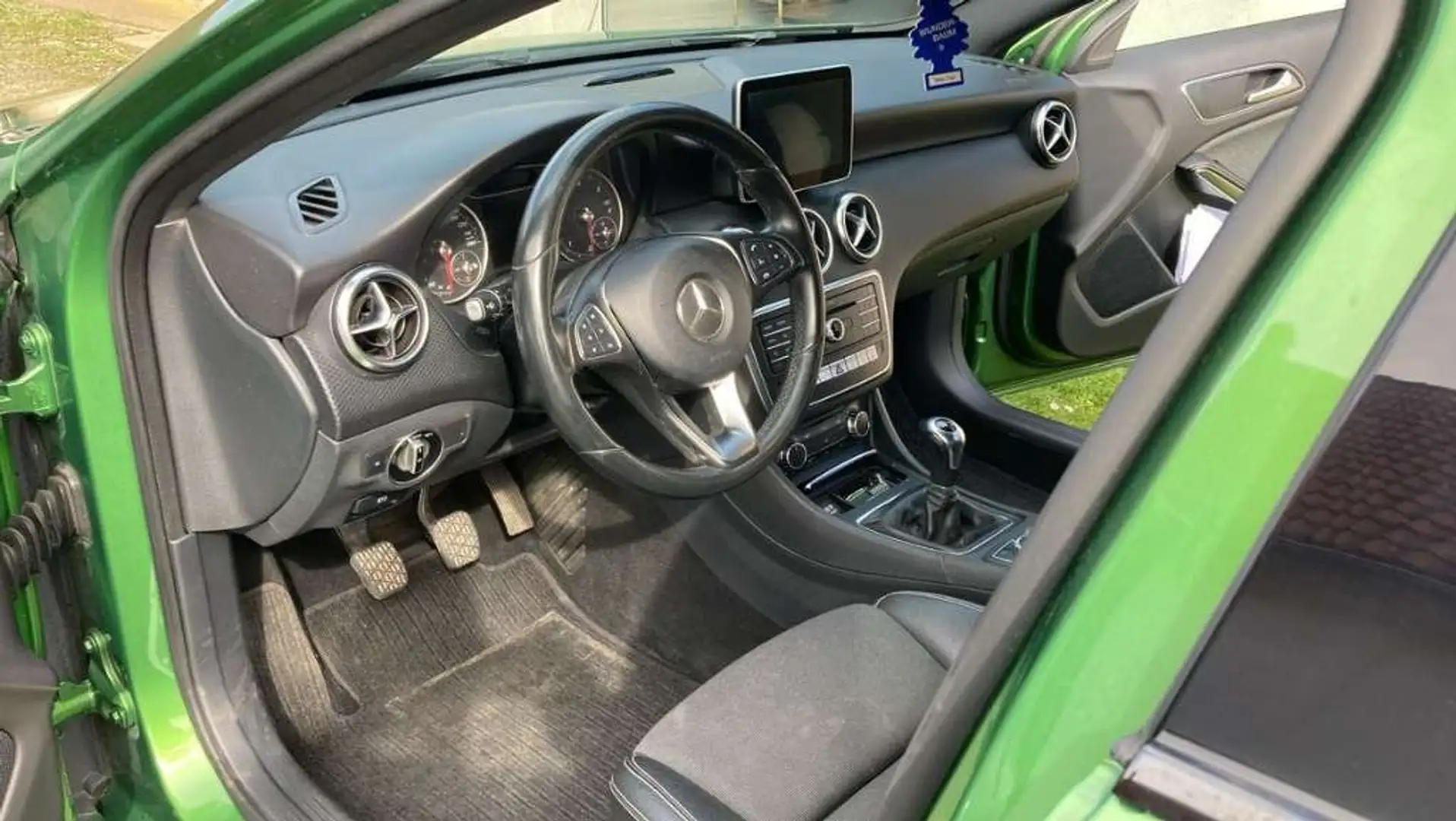 Mercedes-Benz A 180 A 180 d Verde - 2