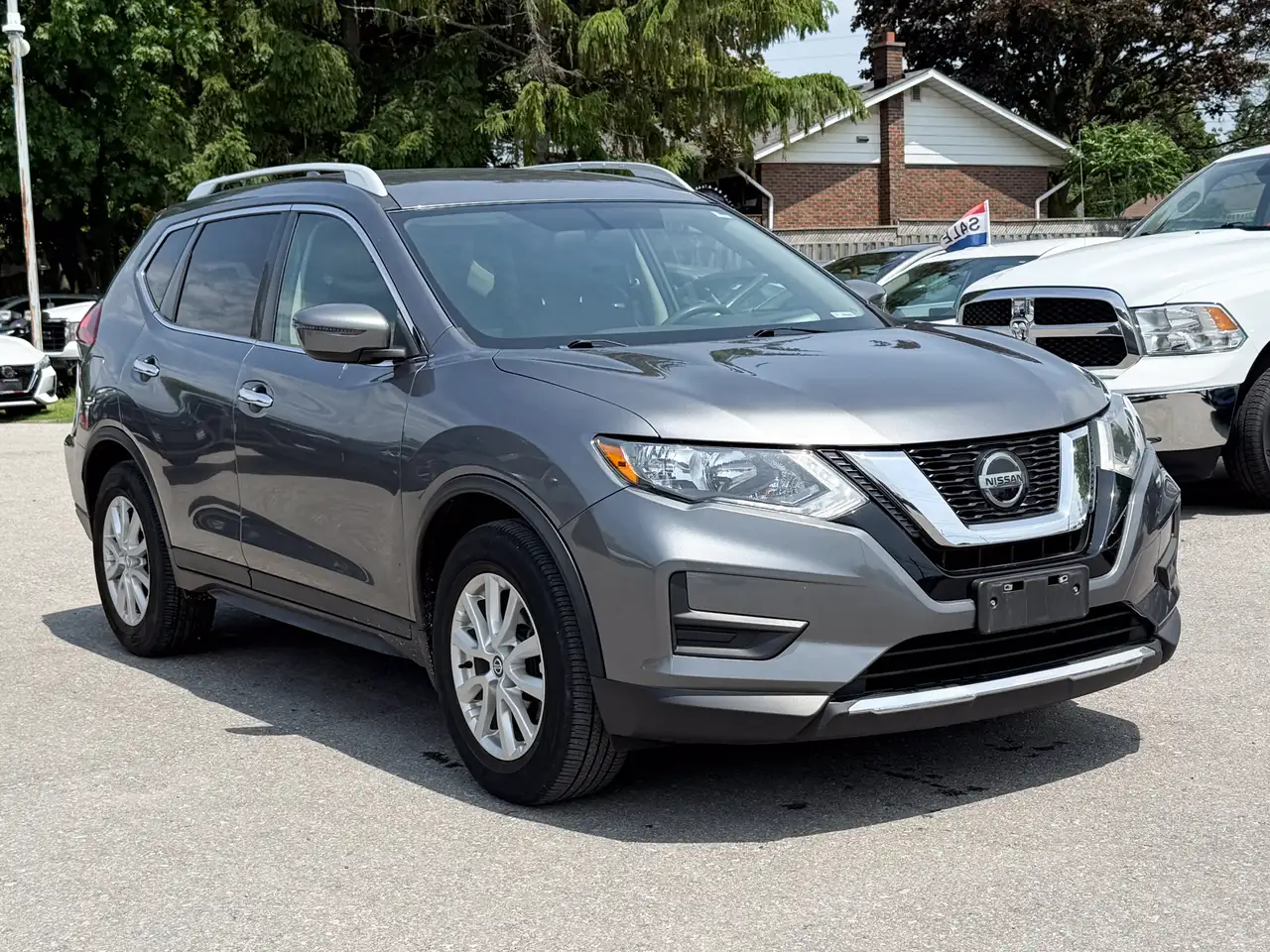 Nissan Rogue fotografie Nissan Rogue