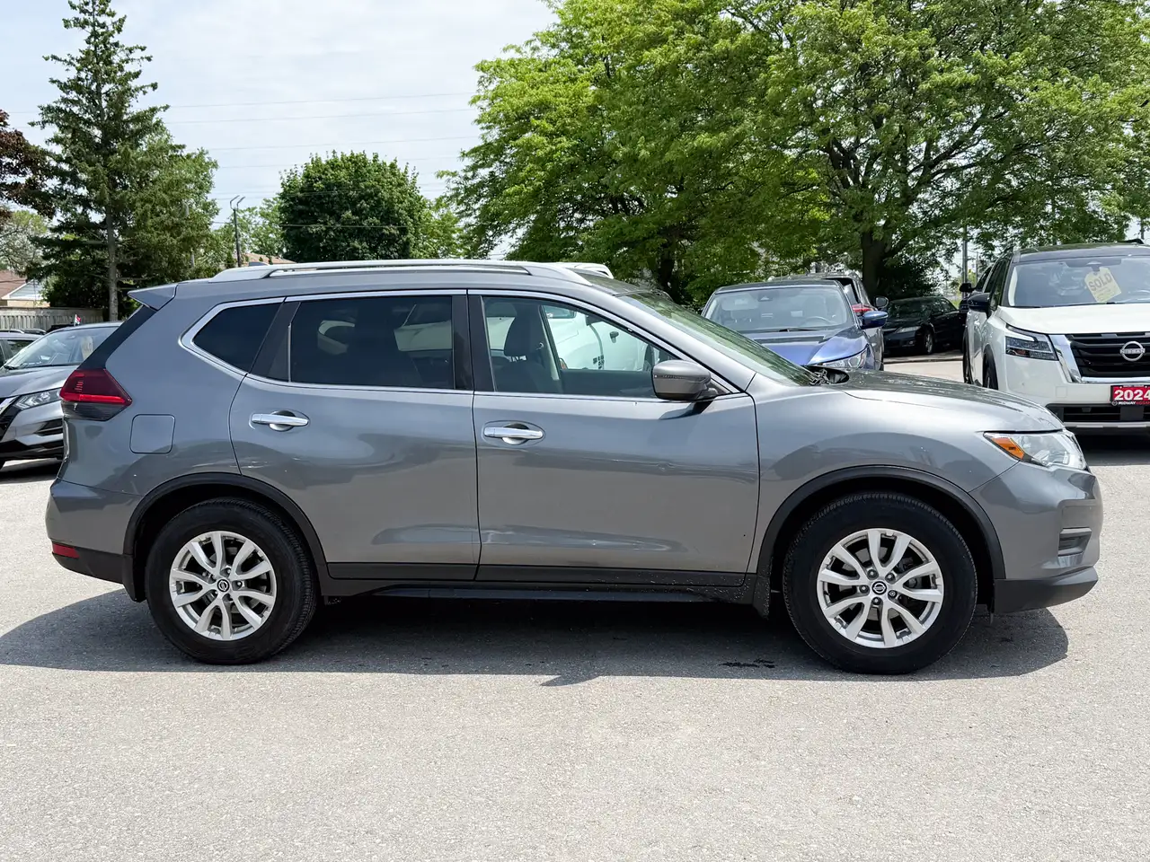 Nissan Rogue fotografie Nissan Rogue
