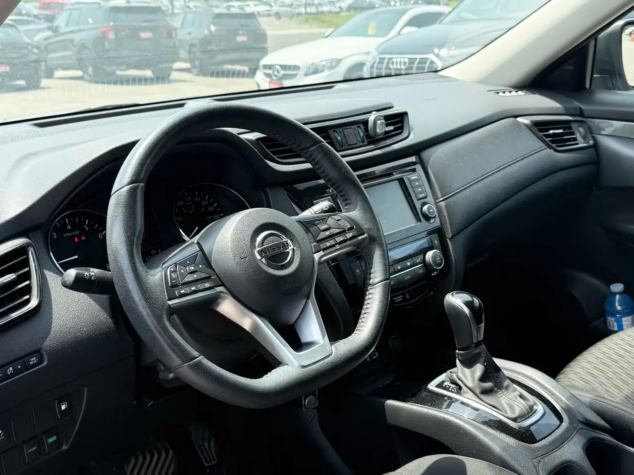 Nissan Rogue fotografie Nissan Rogue