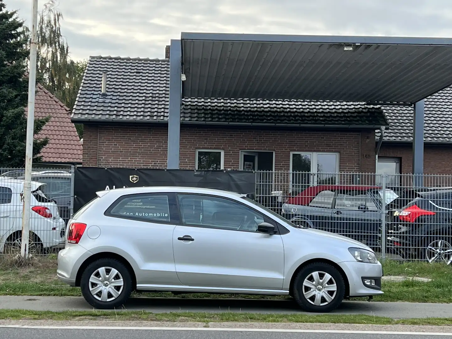 Volkswagen Polo Trendline Klima Grau - 2