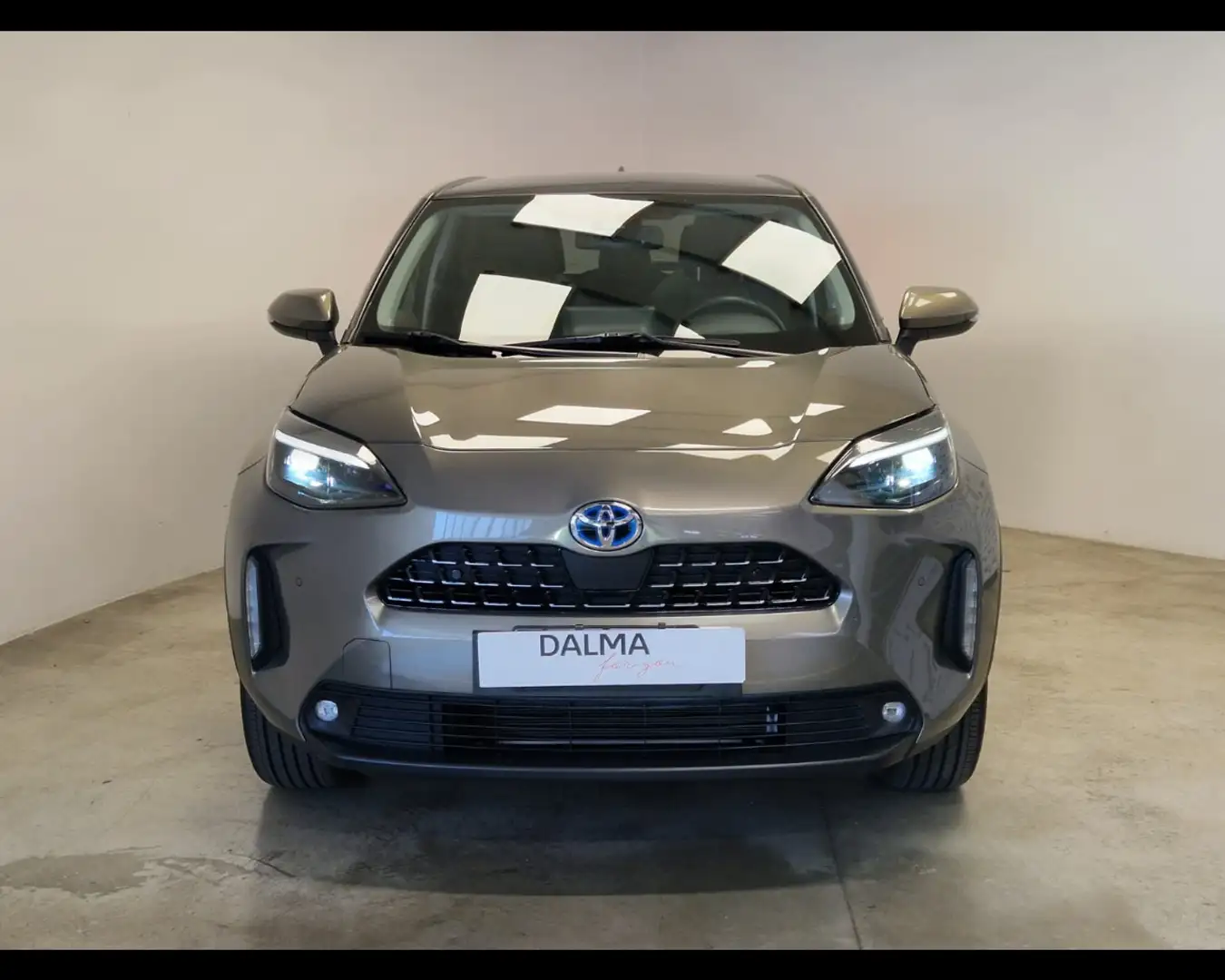 Toyota Yaris Cross 1.5 H Lounge Grigio - 2
