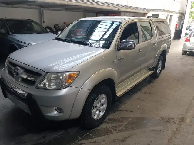 Toyota Hilux 2.5 Turbo D-4D 4WD SR