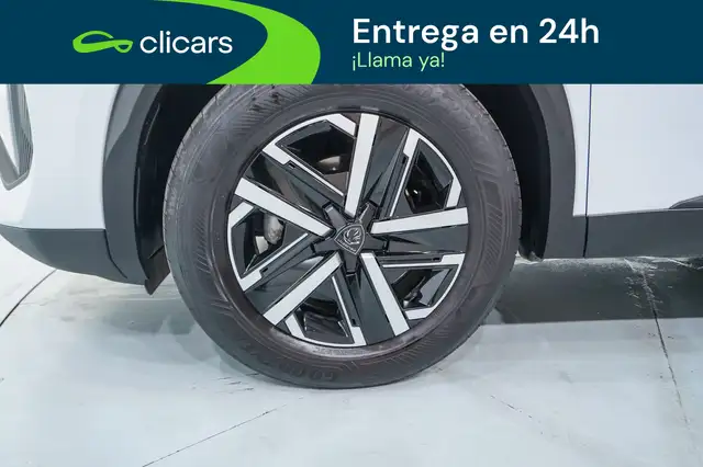 Peugeot 2008 view 11
