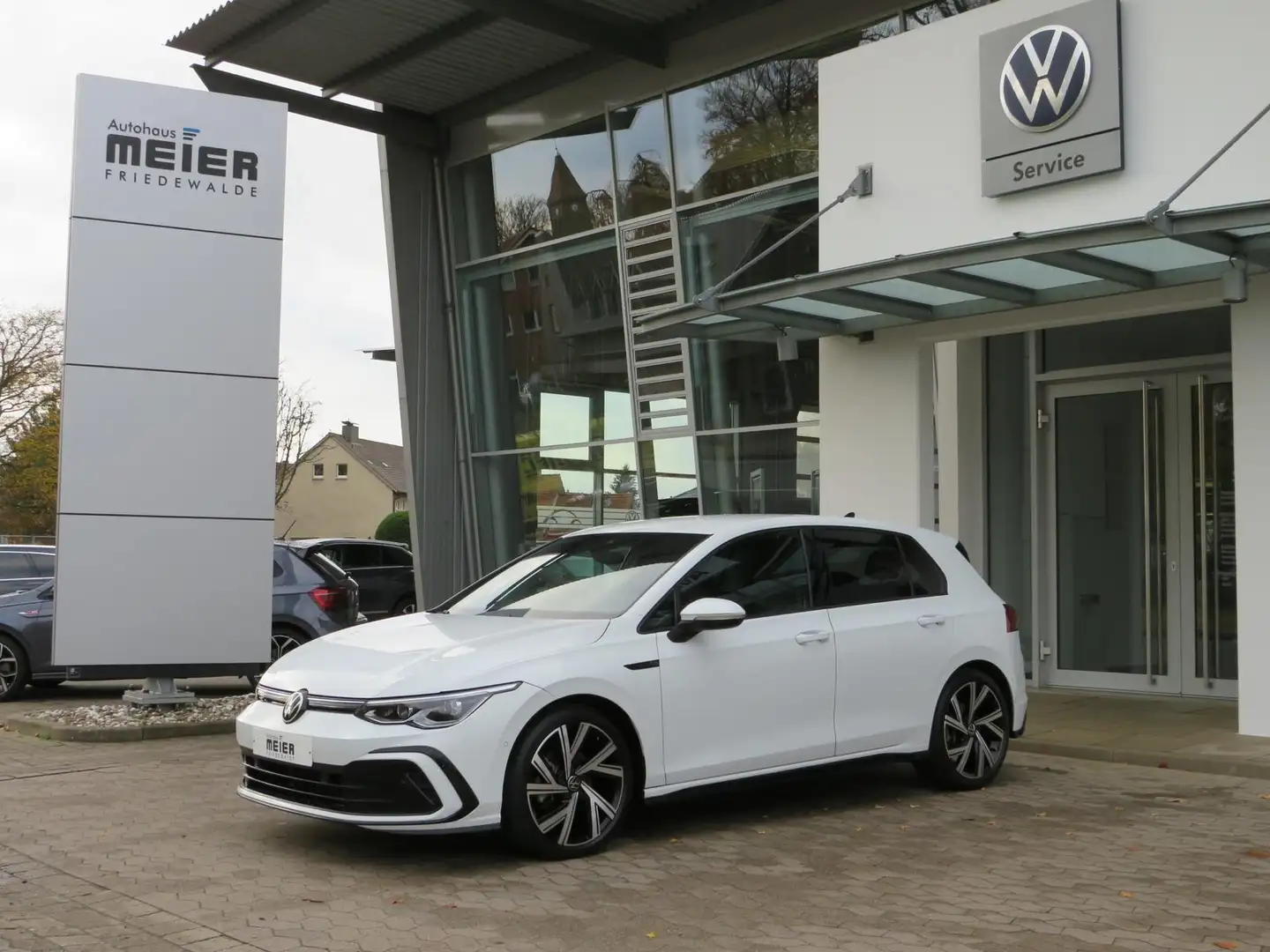 Volkswagen Golf VIII R-Line 1.5eTSI DSG AHK Navi Standh. Bianco - 2