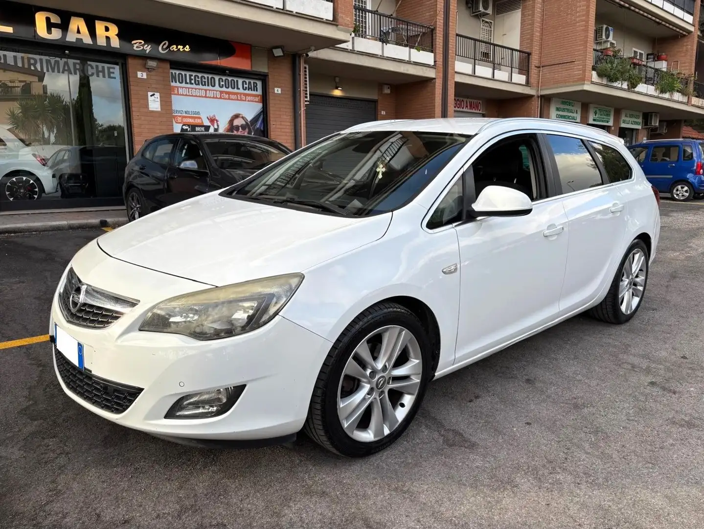 Opel Astra Astra IV 2010 Sports Tourer 1.7 cdti Cosmo 125cv Bianco - 1