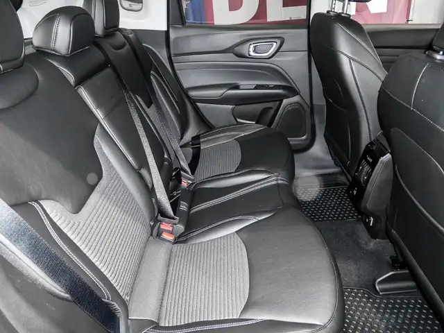 Jeep Compass view 6