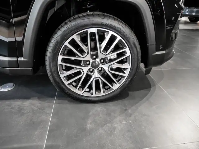 Jeep Compass view 3