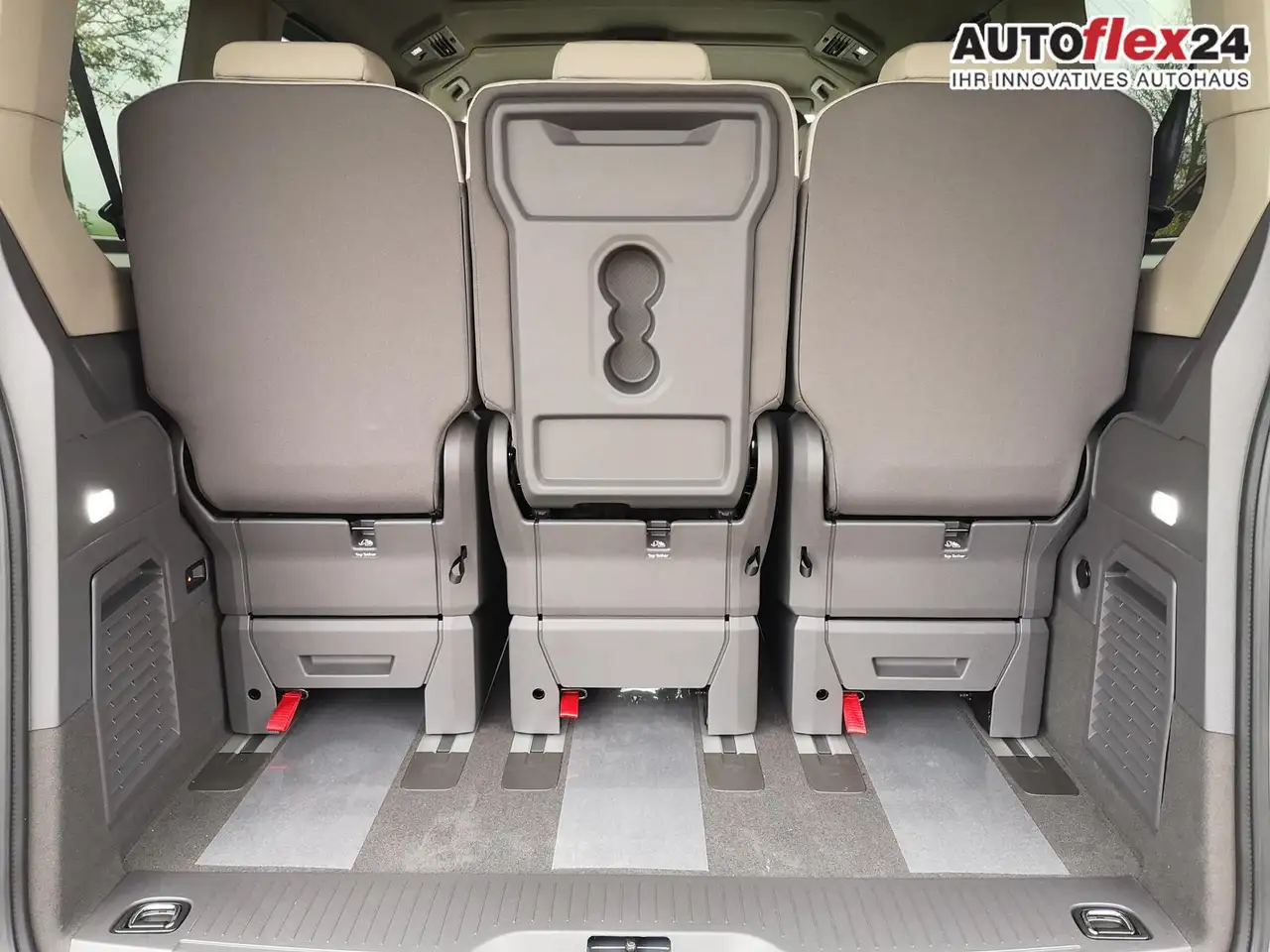 Volkswagen T7 Multivan Sport Edition 1,5eHybrid DSG 4Motion Elegance L... 10