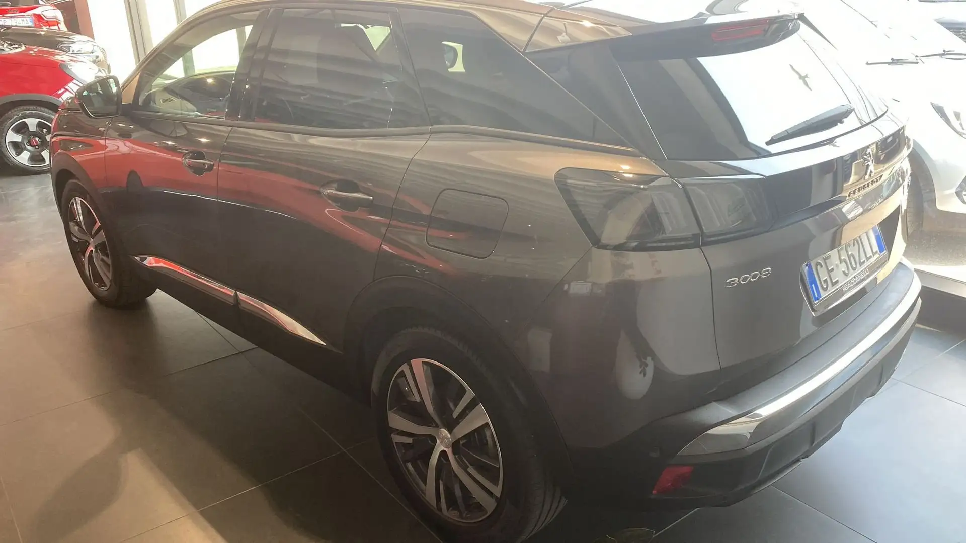 Peugeot 3008 Hybrid 225 e-EAT8 Allure Pack Grigio - 2