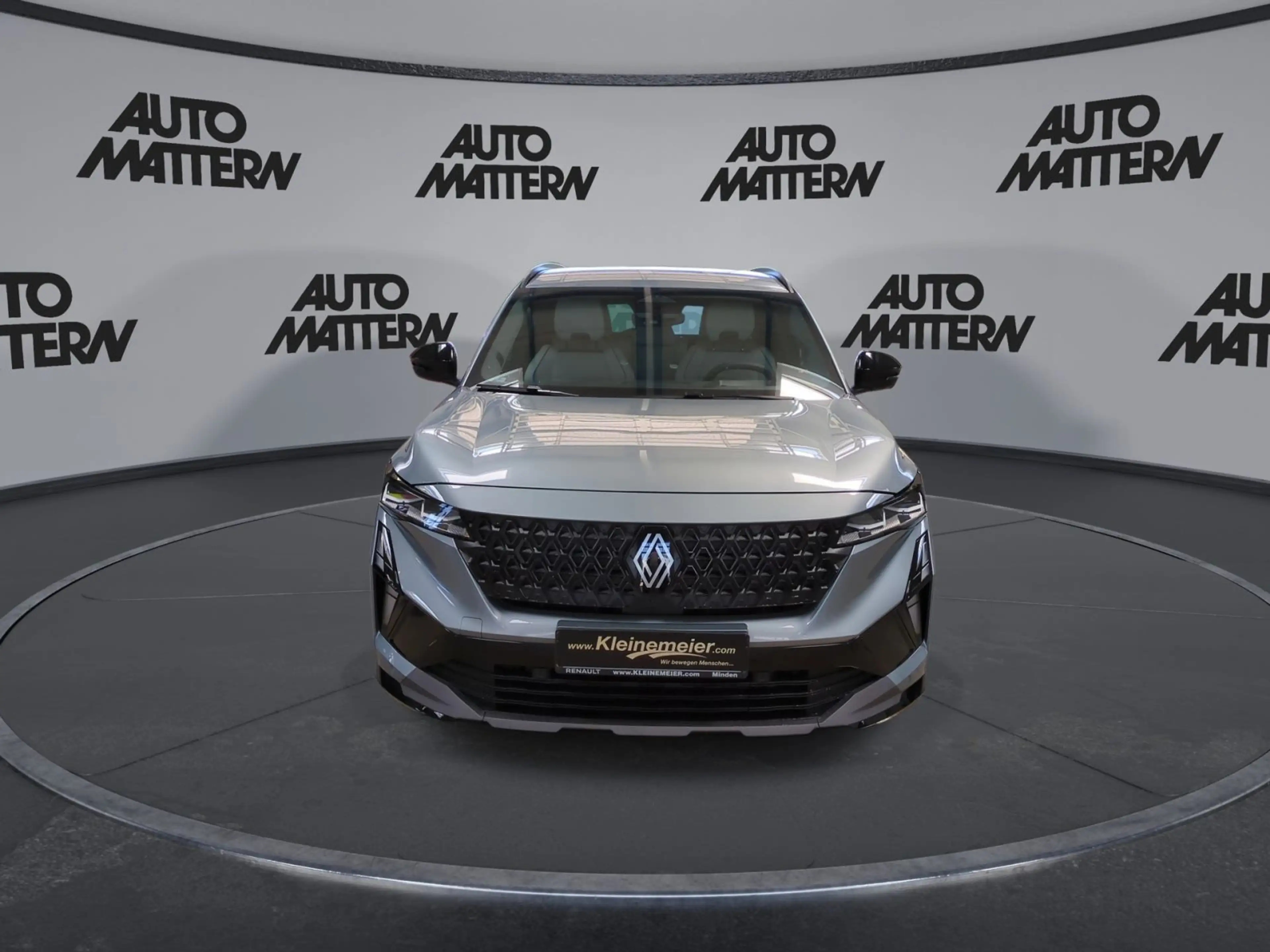 Renault Espace VI 1.2 E-TECH Hybrid 200 Iconic 5sz — photo 3