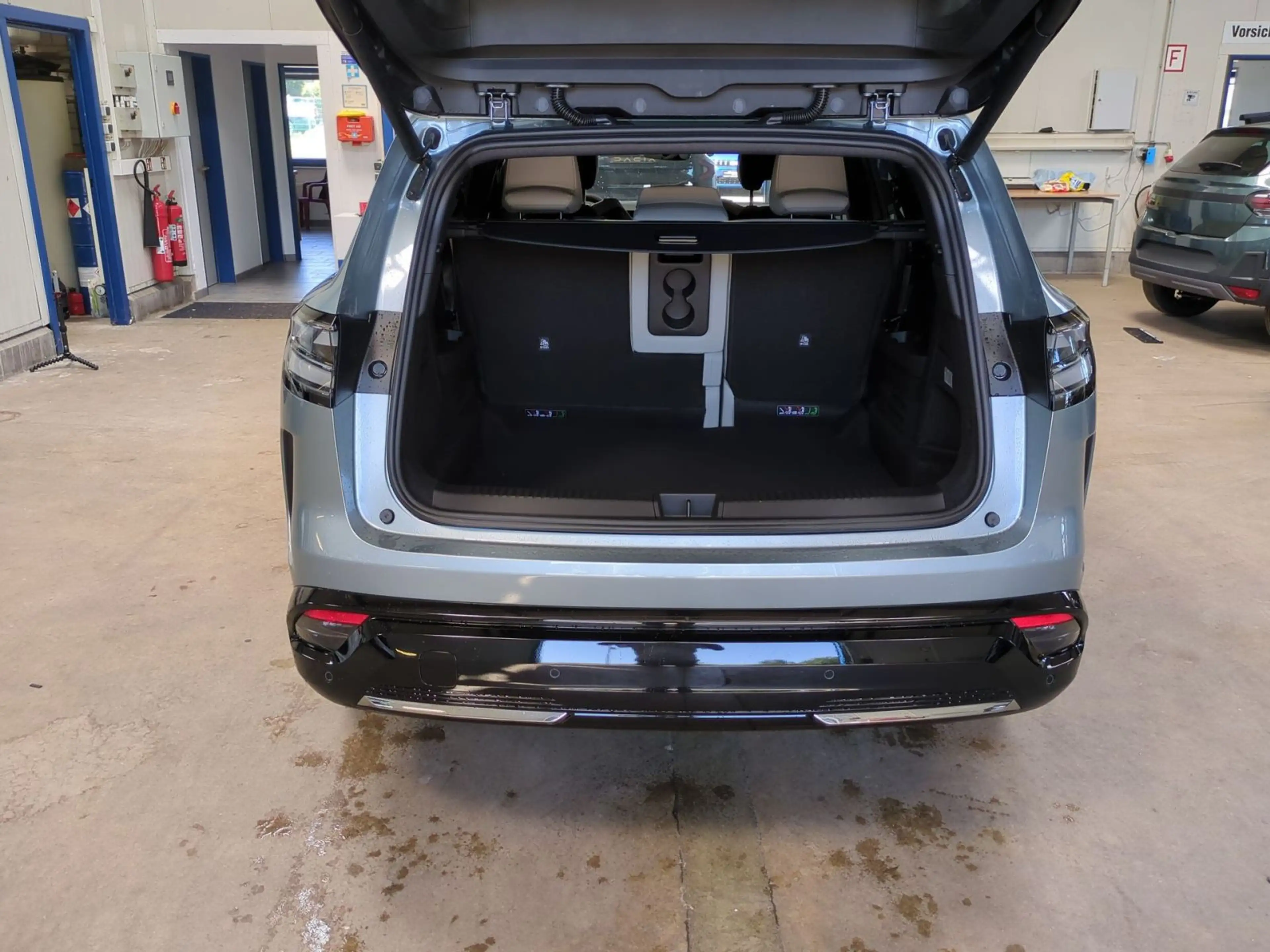 Renault Espace VI 1.2 E-TECH Hybrid 200 Iconic 5sz — photo 10
