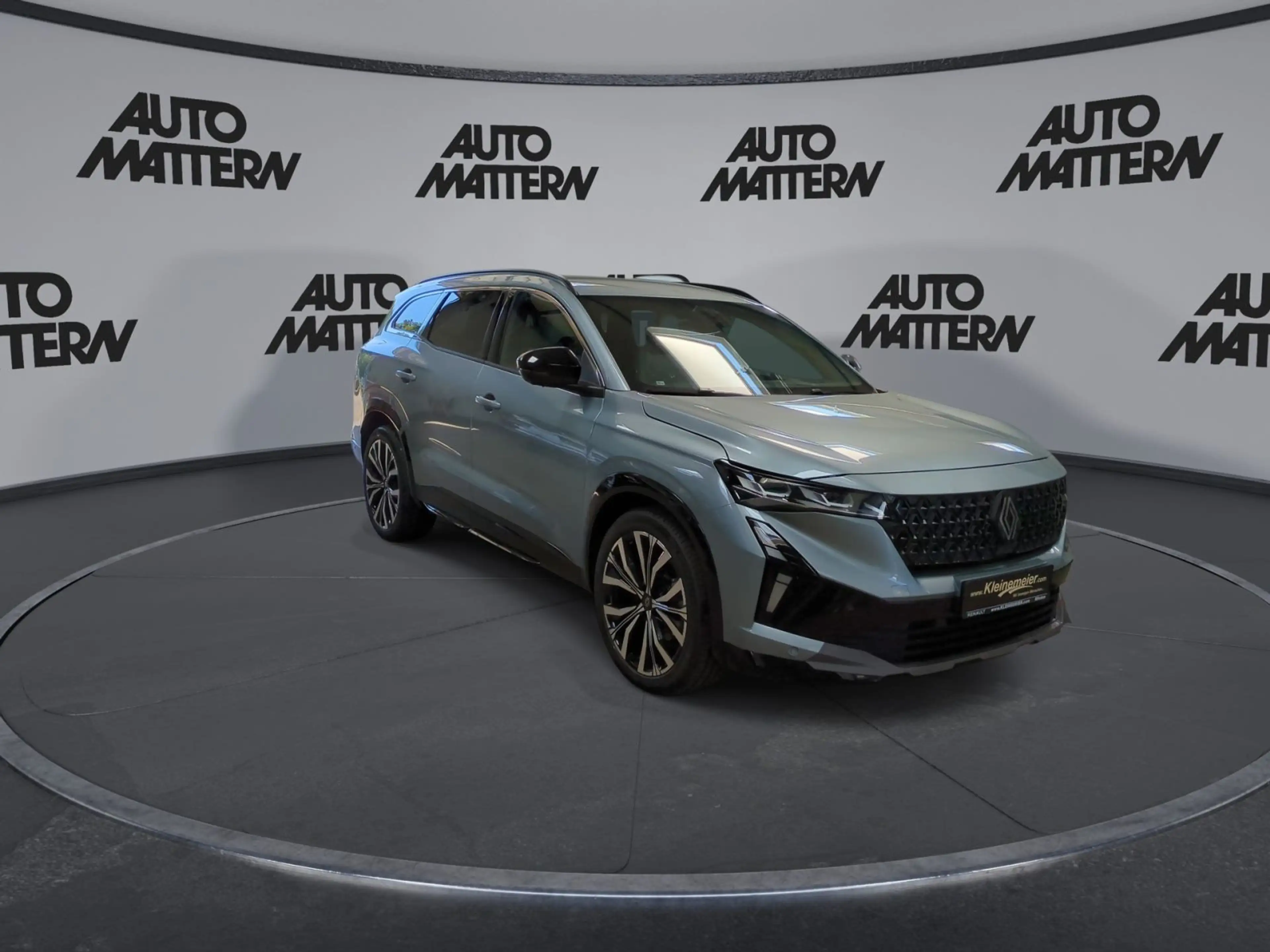 Renault Espace VI 1.2 E-TECH Hybrid 200 Iconic 5sz — photo 2
