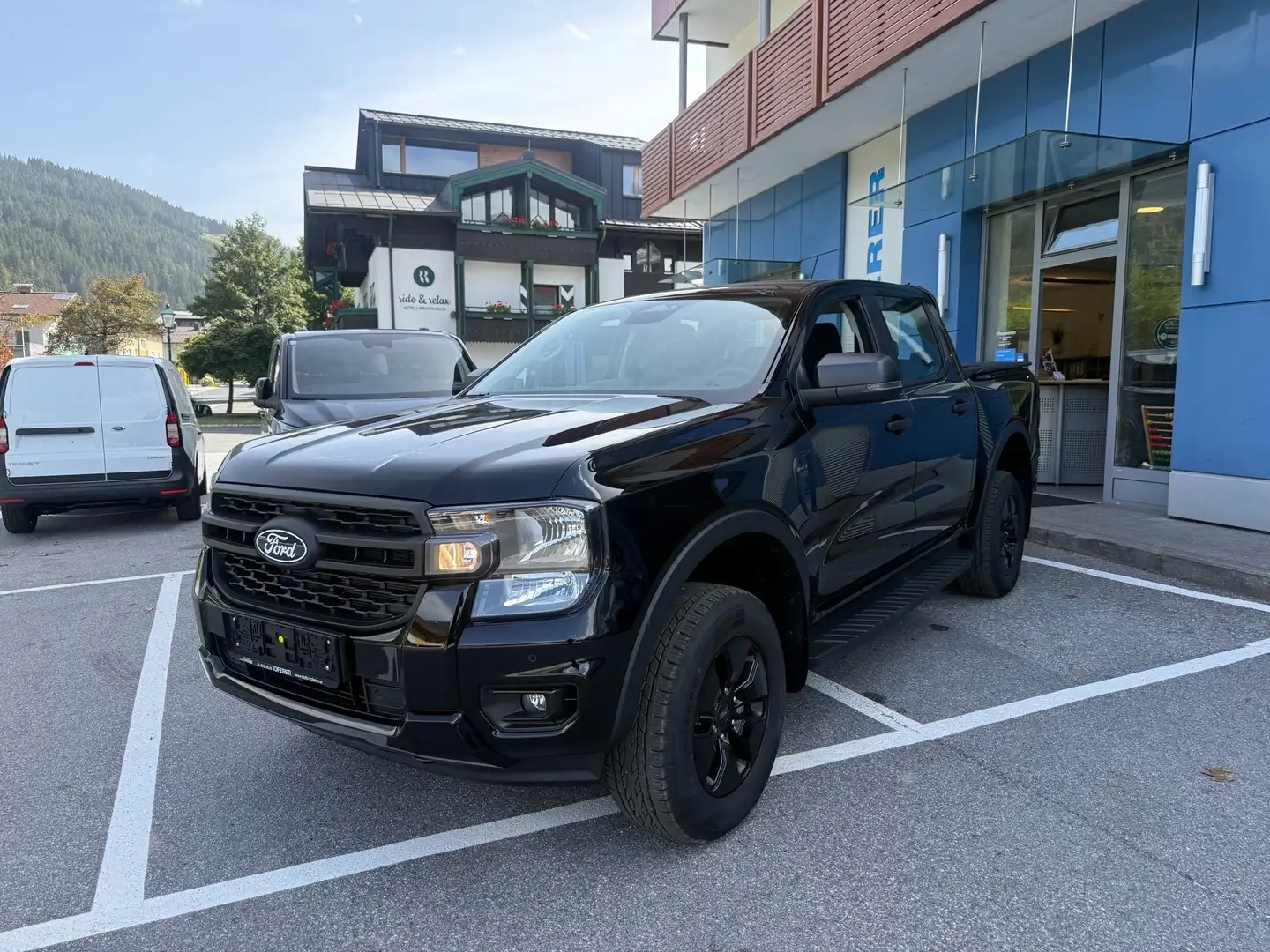 Ford Ranger Ranger XLT SYSTEMLEISTUNG 281PHEV Schwarz - 2