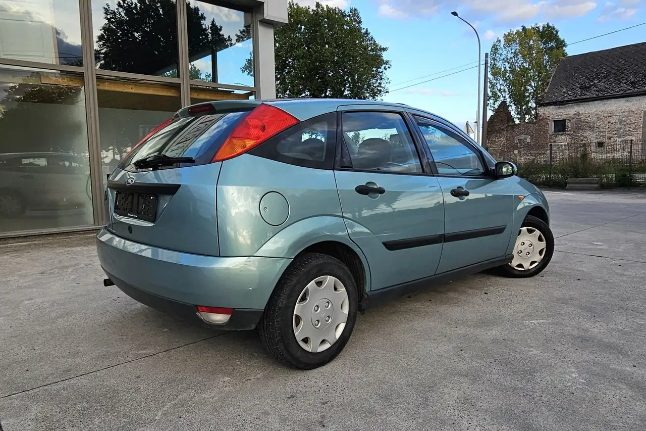 Ford Focus 1.4i Ambiente Anniversary - Toit ouvrant, foto 7