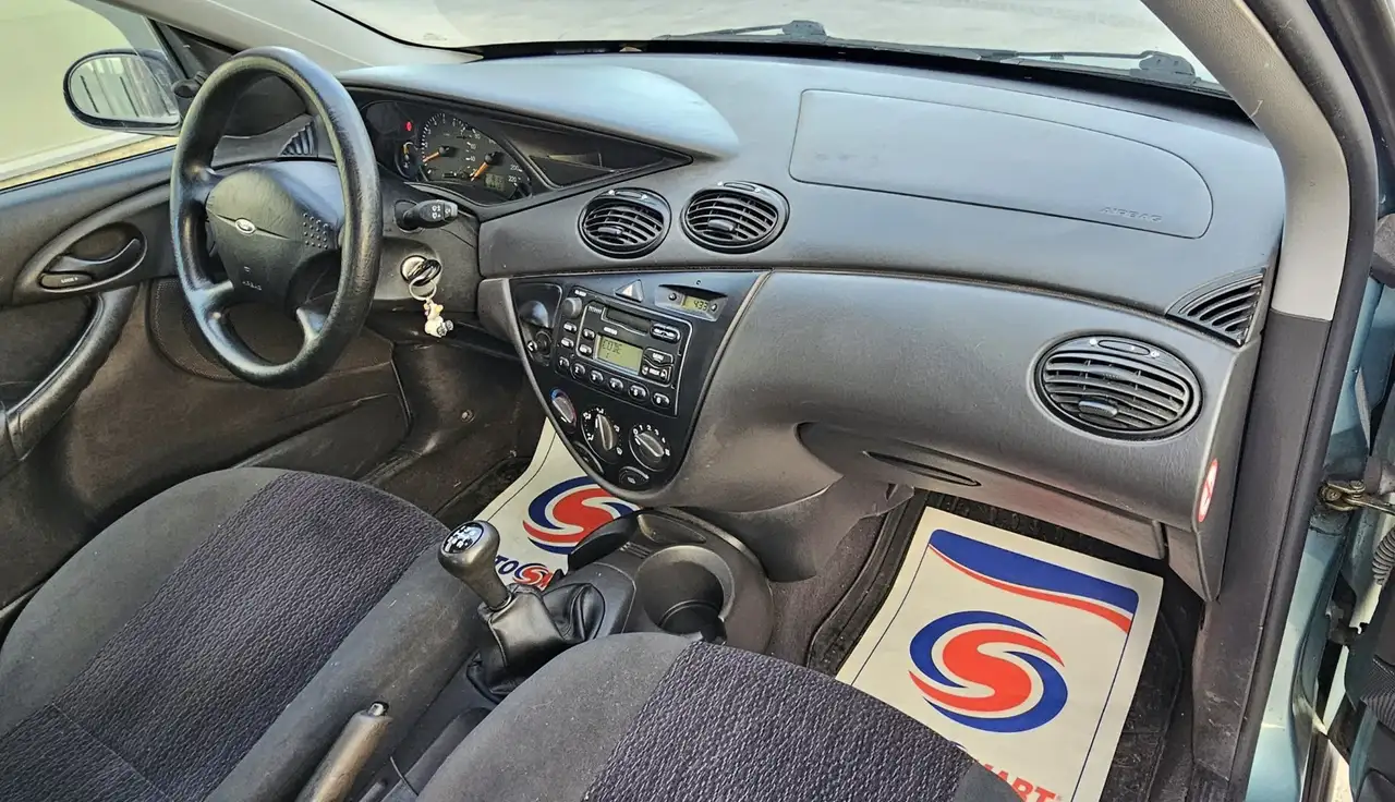 Ford Focus 1.4i Ambiente Anniversary - Toit ouvrant, foto 11