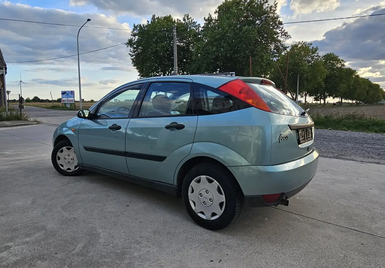 Ford Focus 1.4i Ambiente Anniversary - Toit ouvrant, foto 5