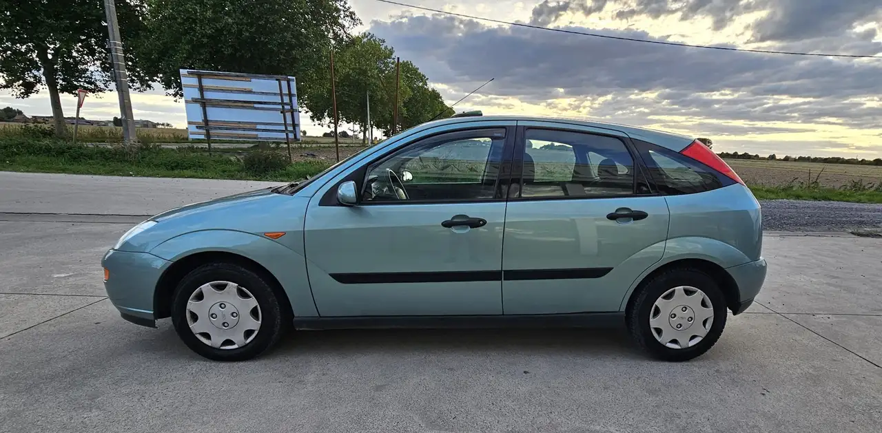 Ford Focus 1.4i Ambiente Anniversary - Toit ouvrant, foto 4