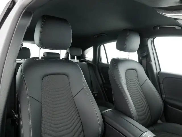 Mercedes-Benz Gla view 12